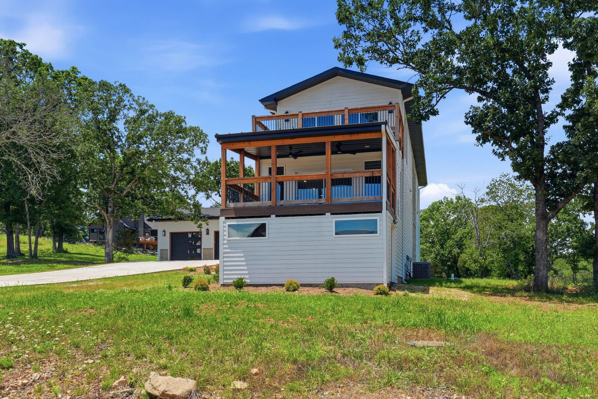 27671 Drifters Boulevard Property Photo 9