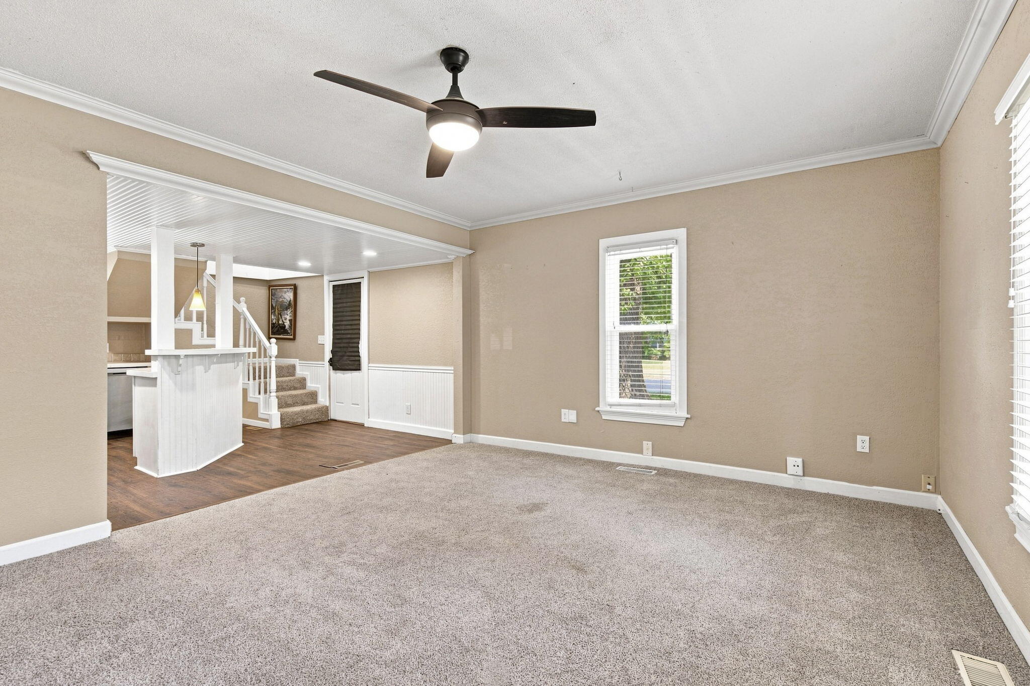 645 North Walnut Avenue Property Photo 6