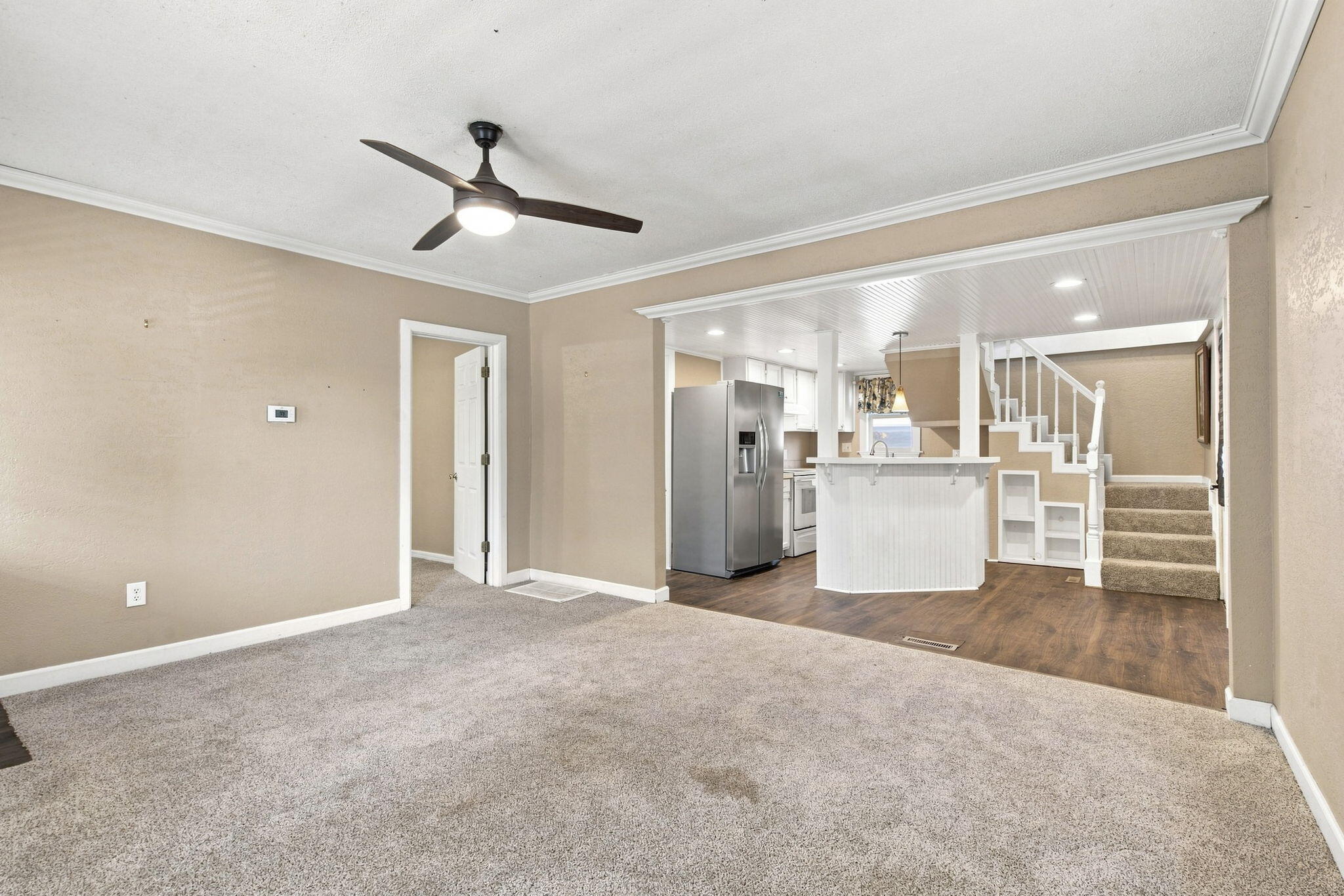 645 North Walnut Avenue Property Photo 8