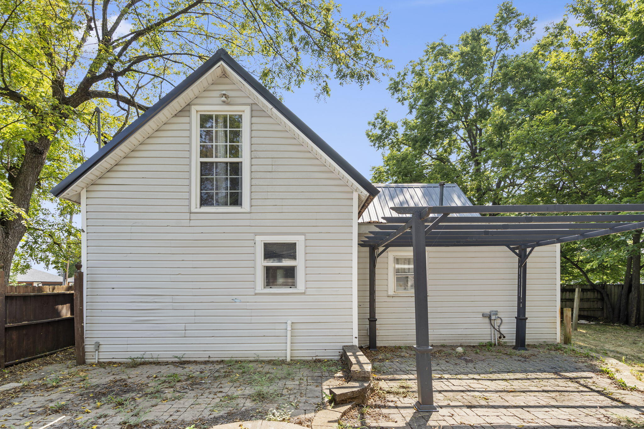645 North Walnut Avenue Property Photo 23