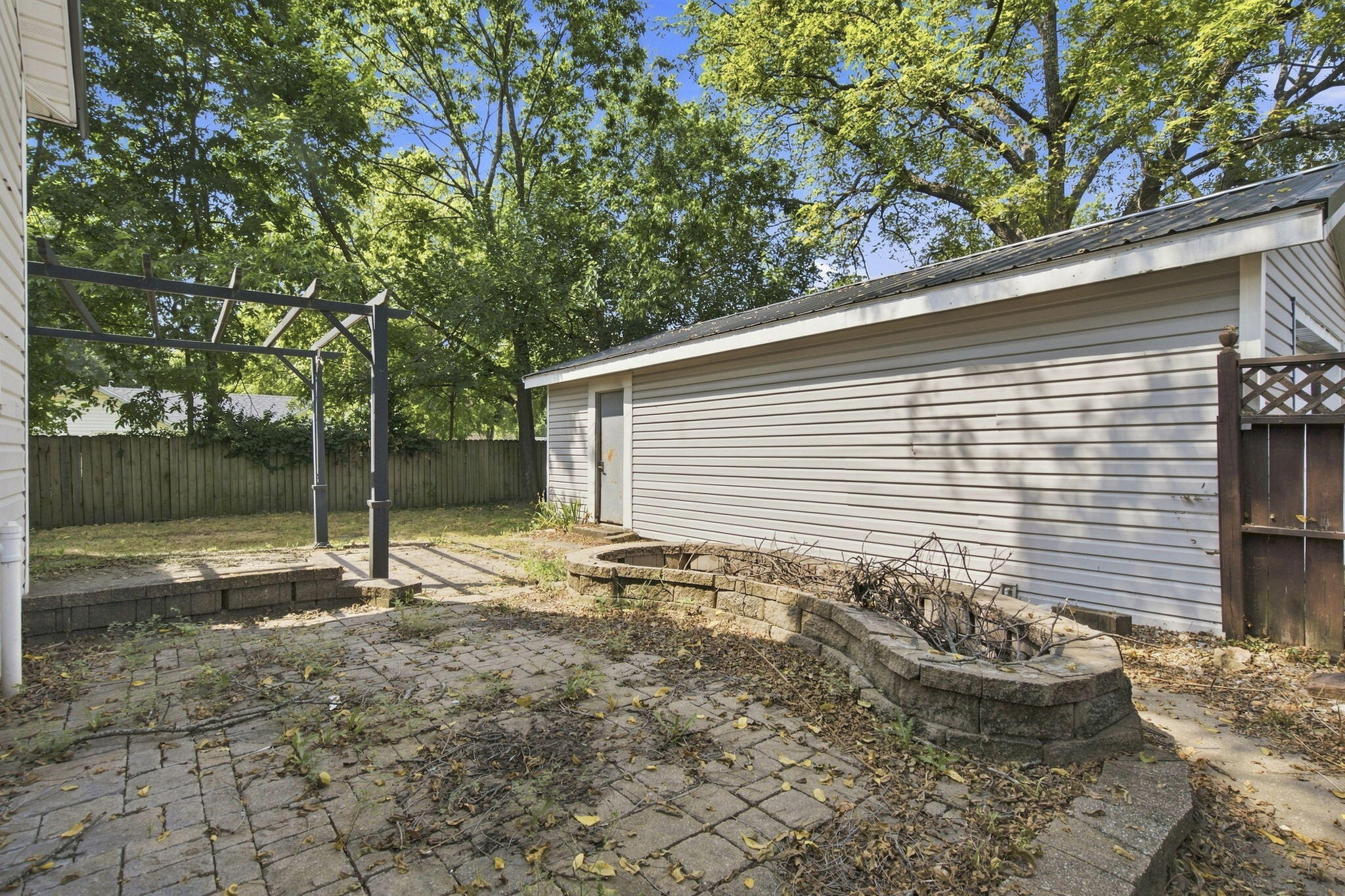 645 North Walnut Avenue Property Photo 25