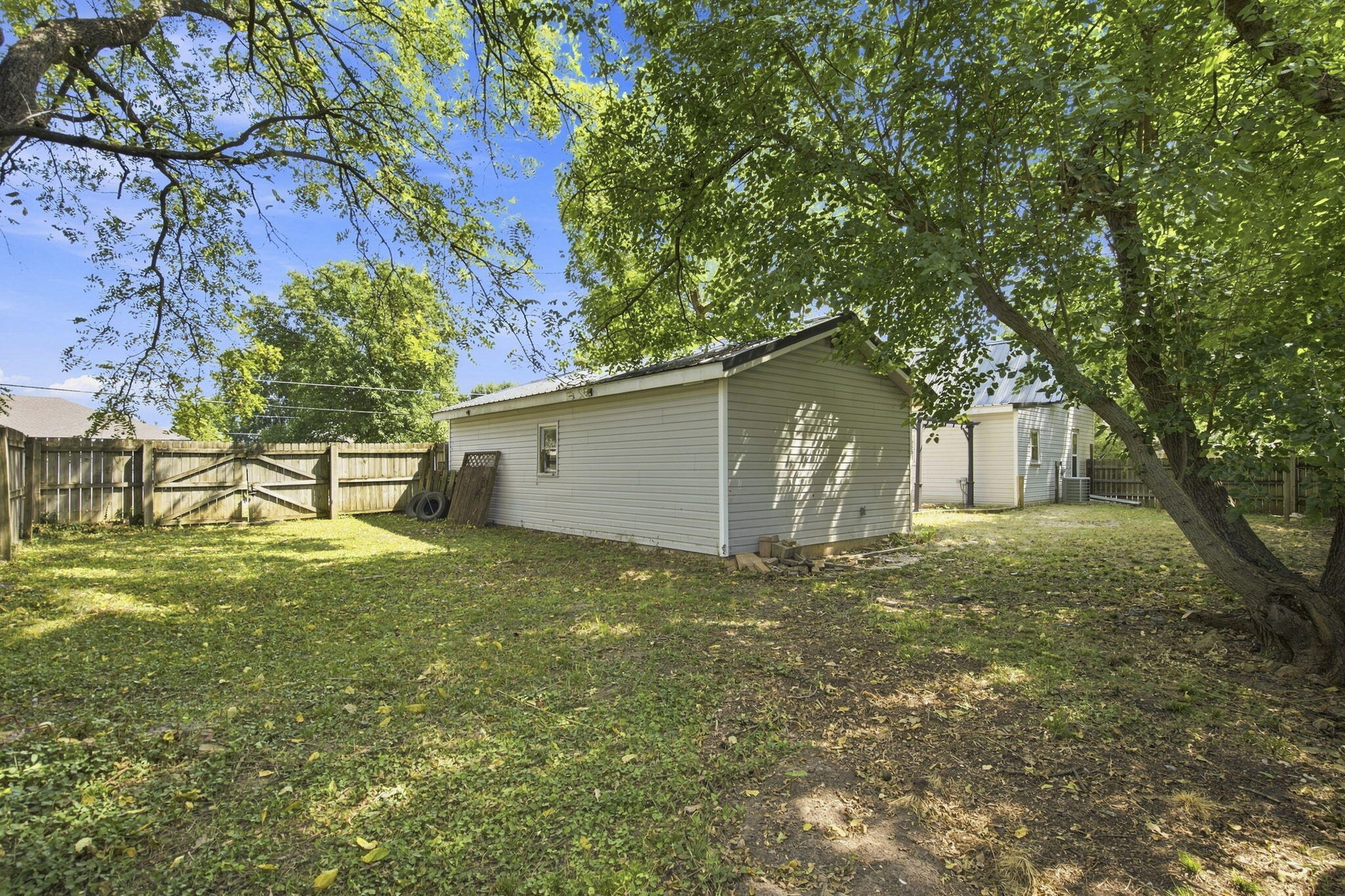 645 North Walnut Avenue Property Photo 26