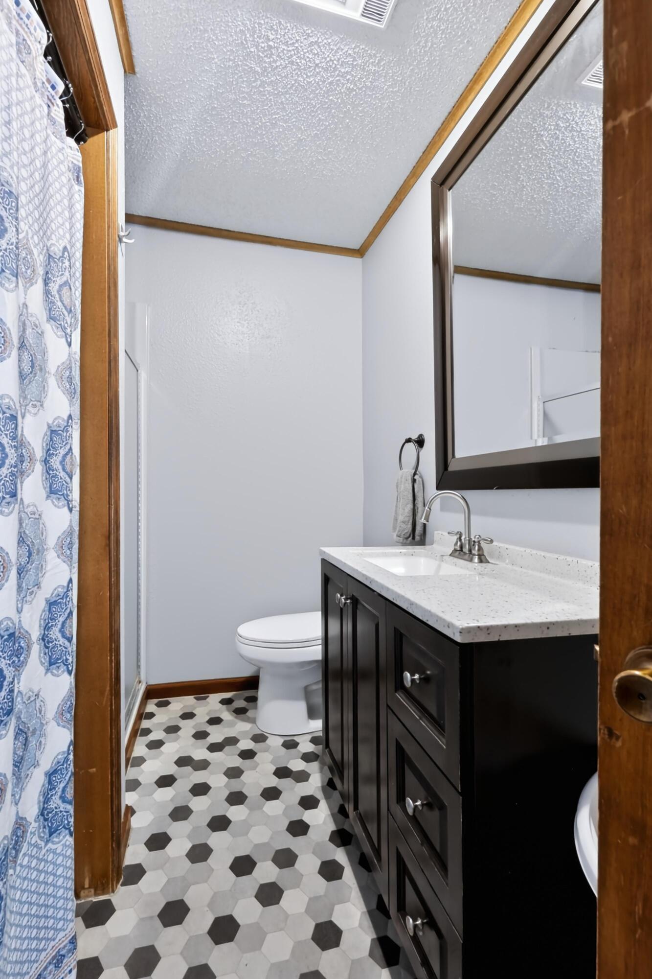 5378 Greenwich Lane Property Photo 13