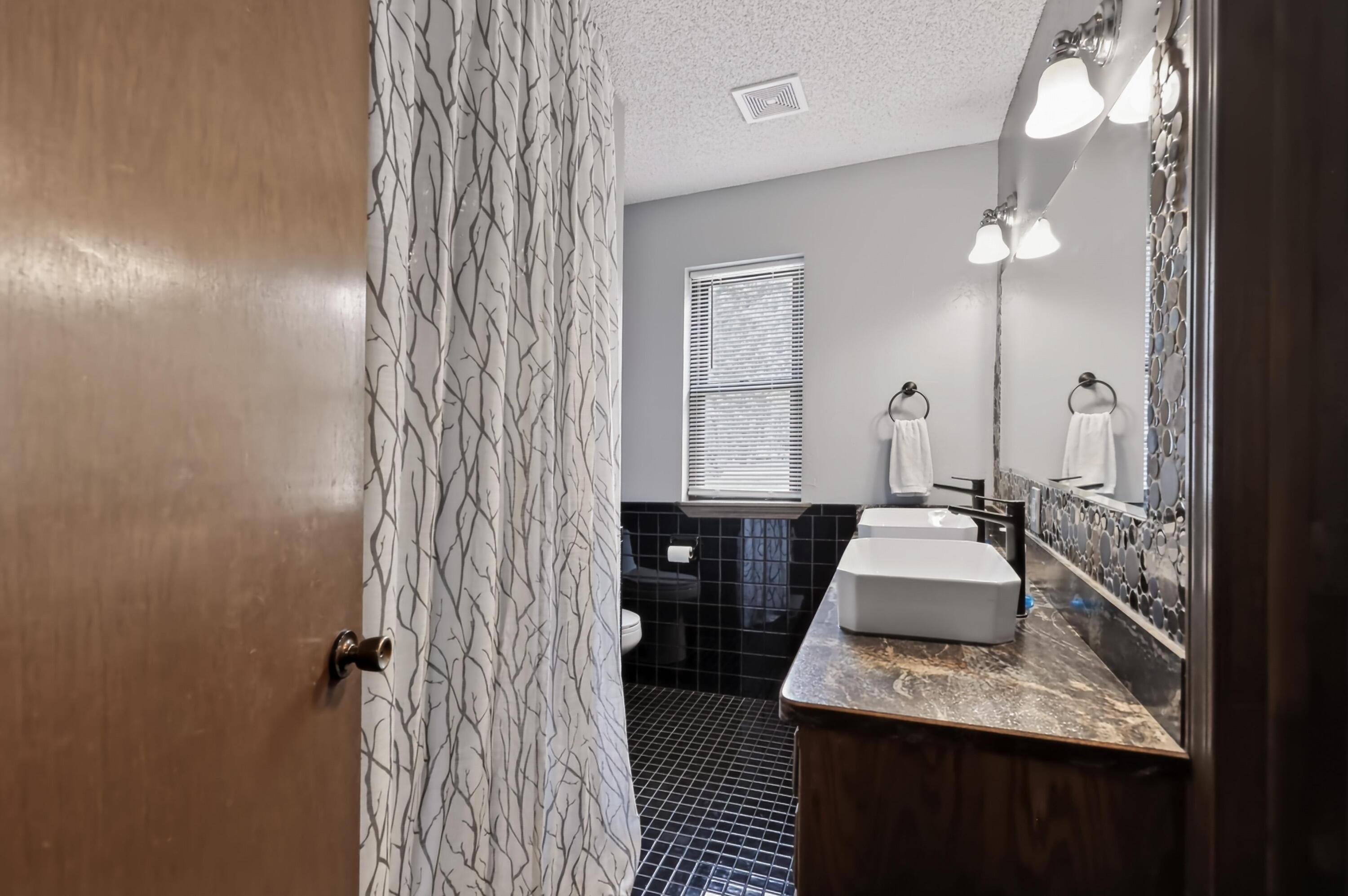 5378 Greenwich Lane Property Photo 17