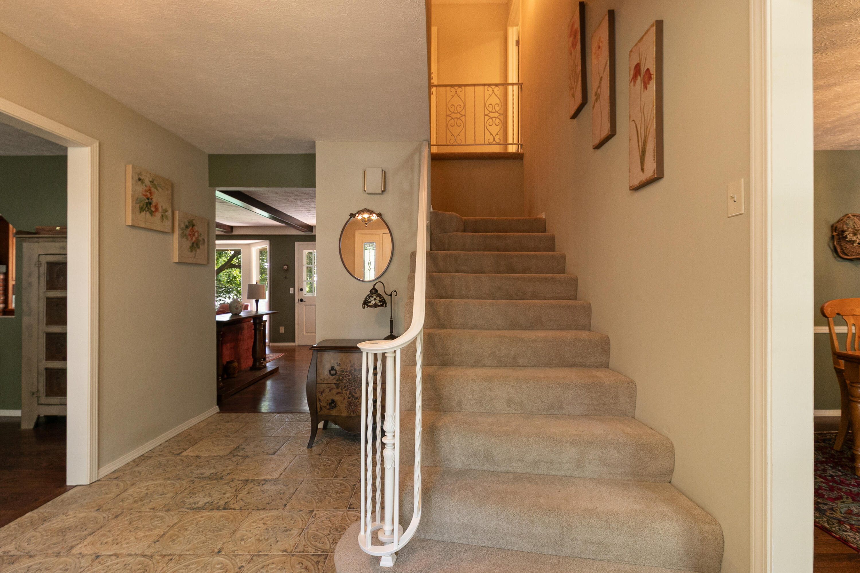 2926 South Versailles Avenue Property Photo 4