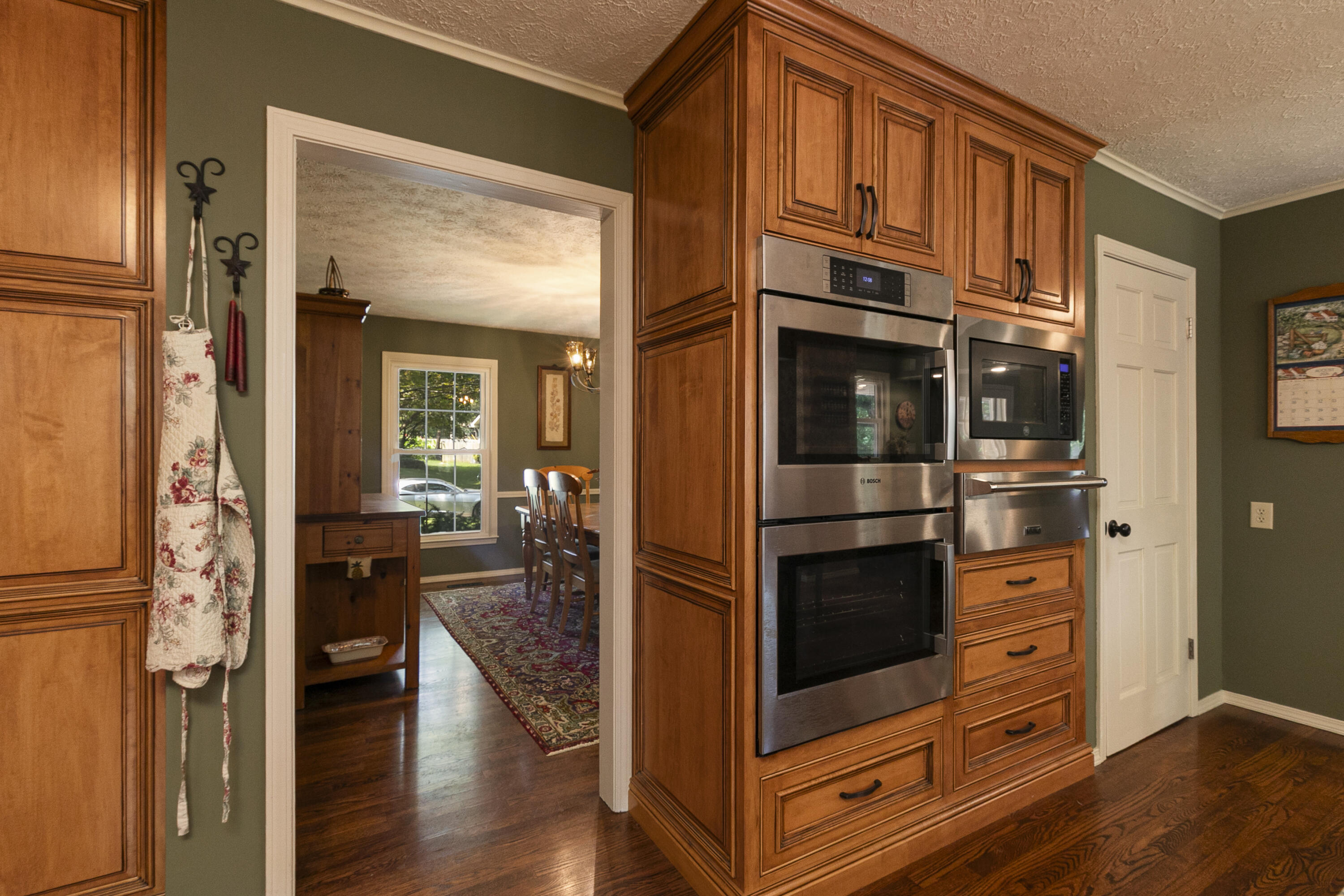 2926 South Versailles Avenue Property Photo 8