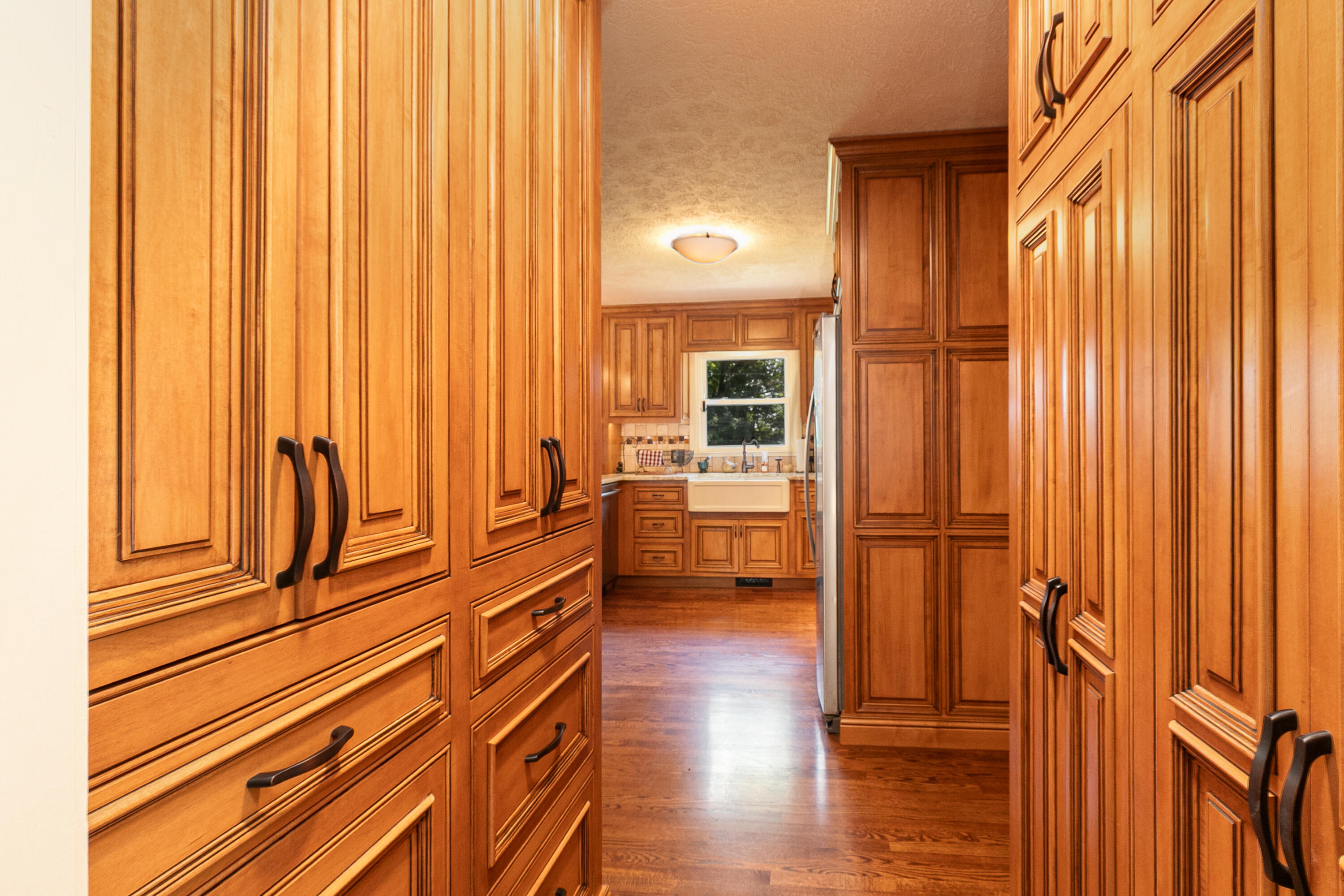 2926 South Versailles Avenue Property Photo 12