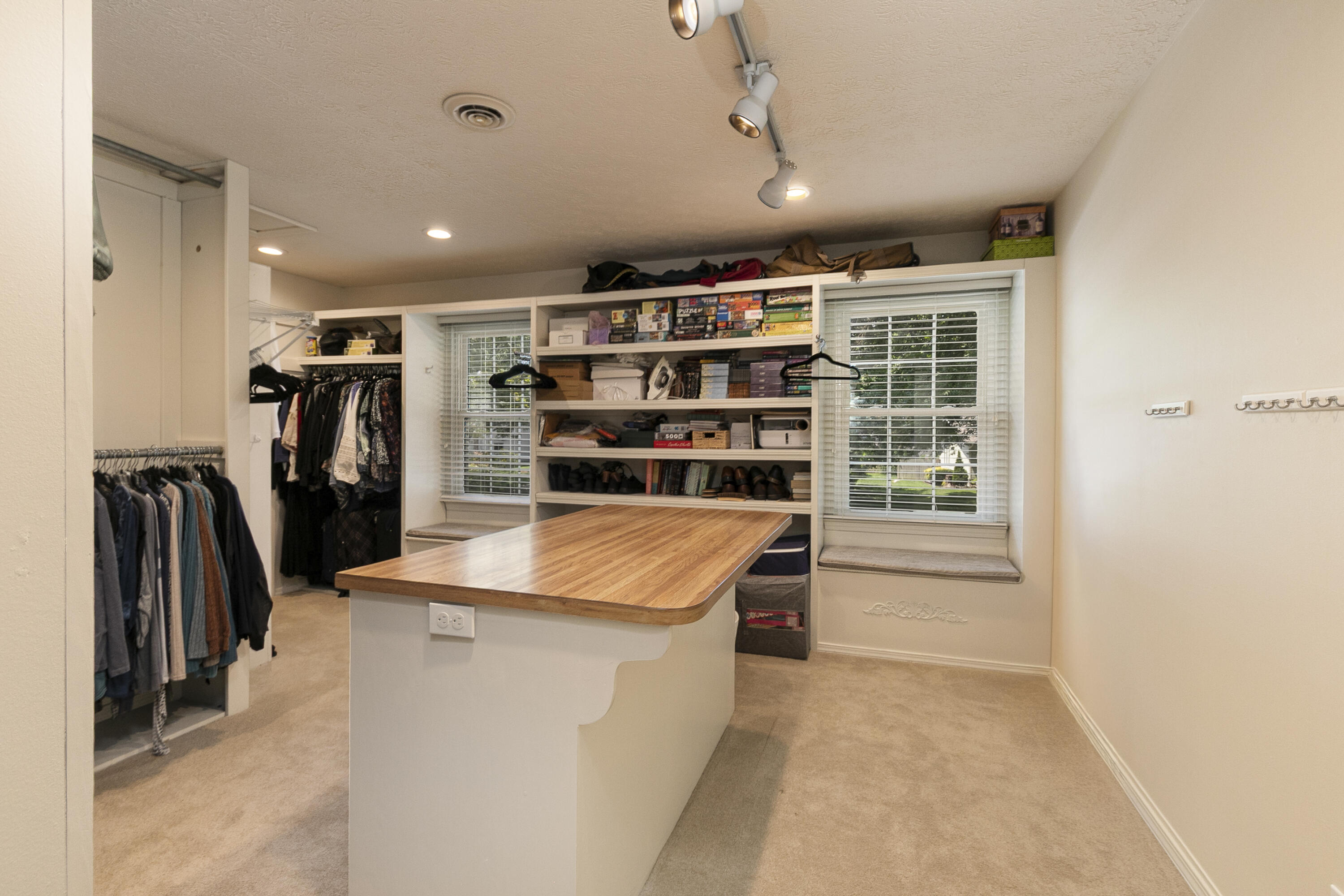 2926 South Versailles Avenue Property Photo 22