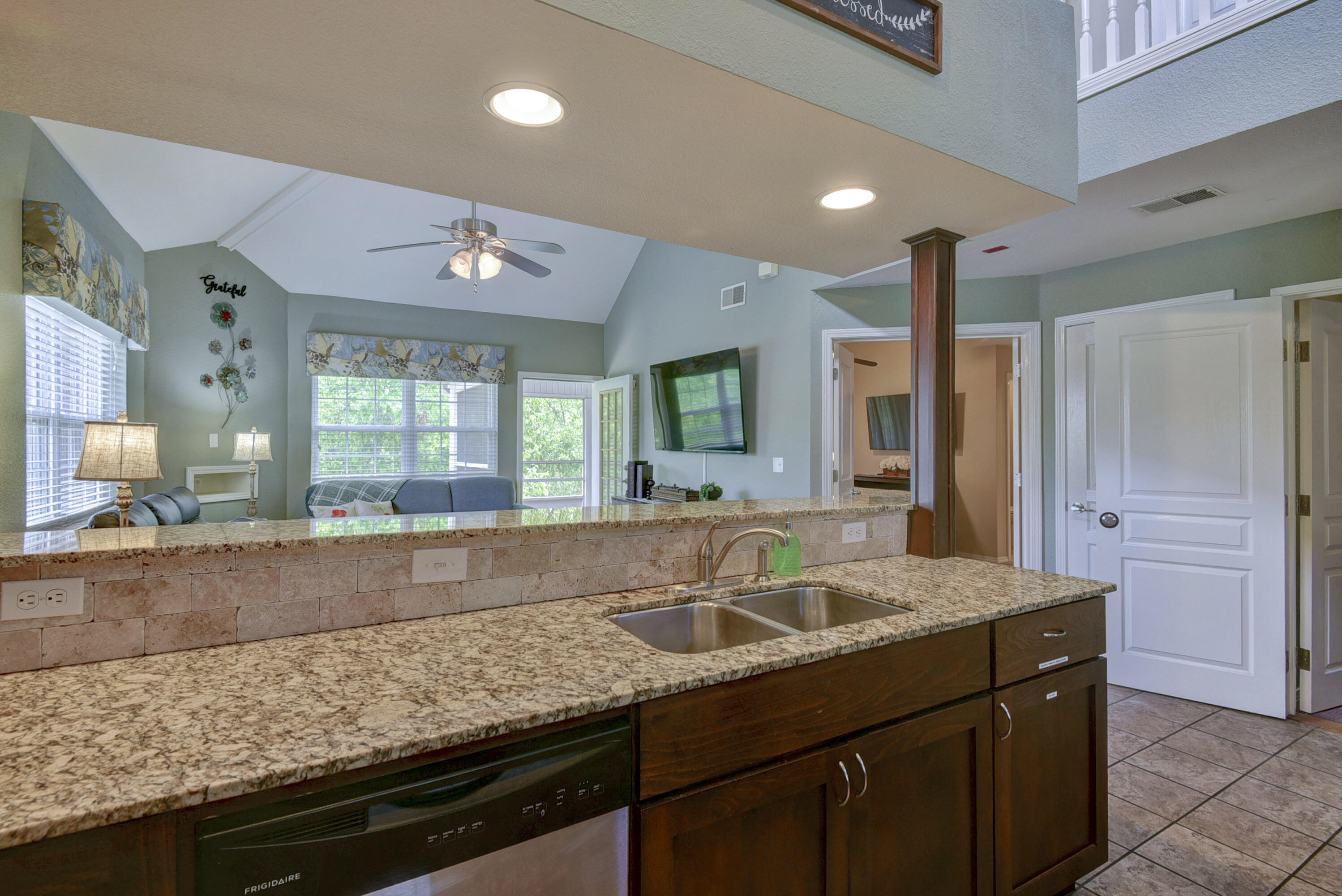 2800 Green Mountain Drive 240 Property Photo 6