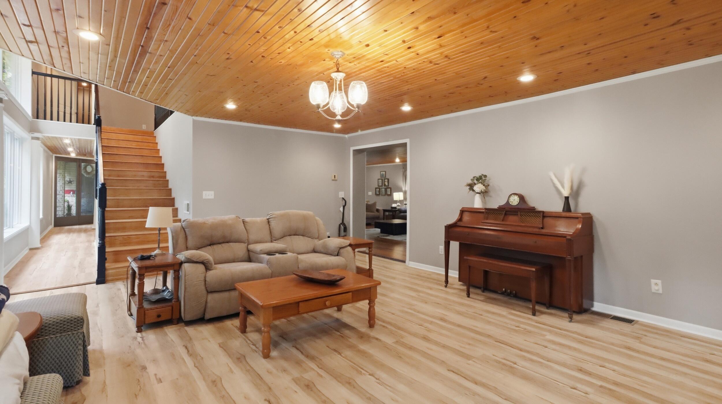 1301 County Road 6020 Property Photo 14