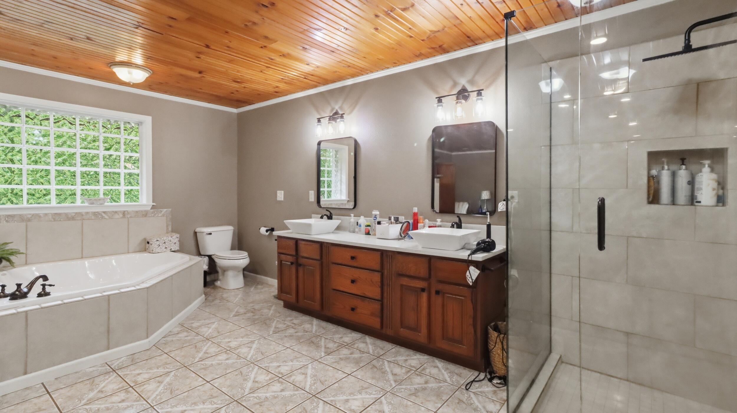 1301 County Road 6020 Property Photo 18