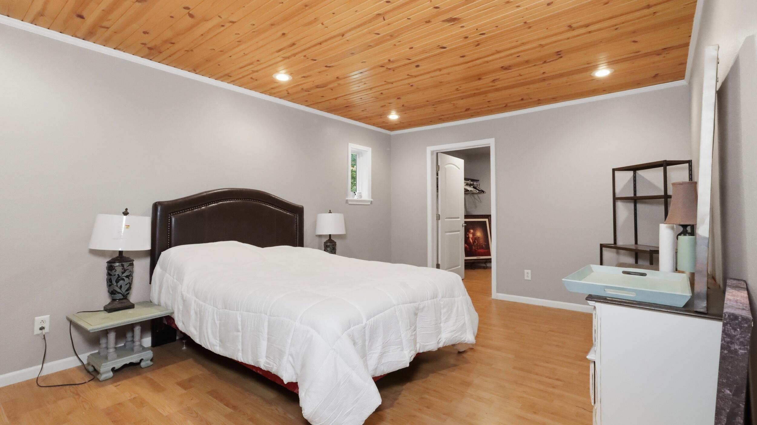 1301 County Road 6020 Property Photo 20