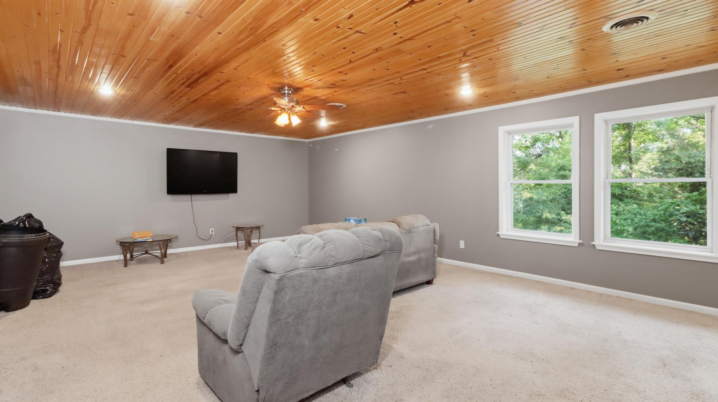 1301 County Road 6020 Property Photo 23