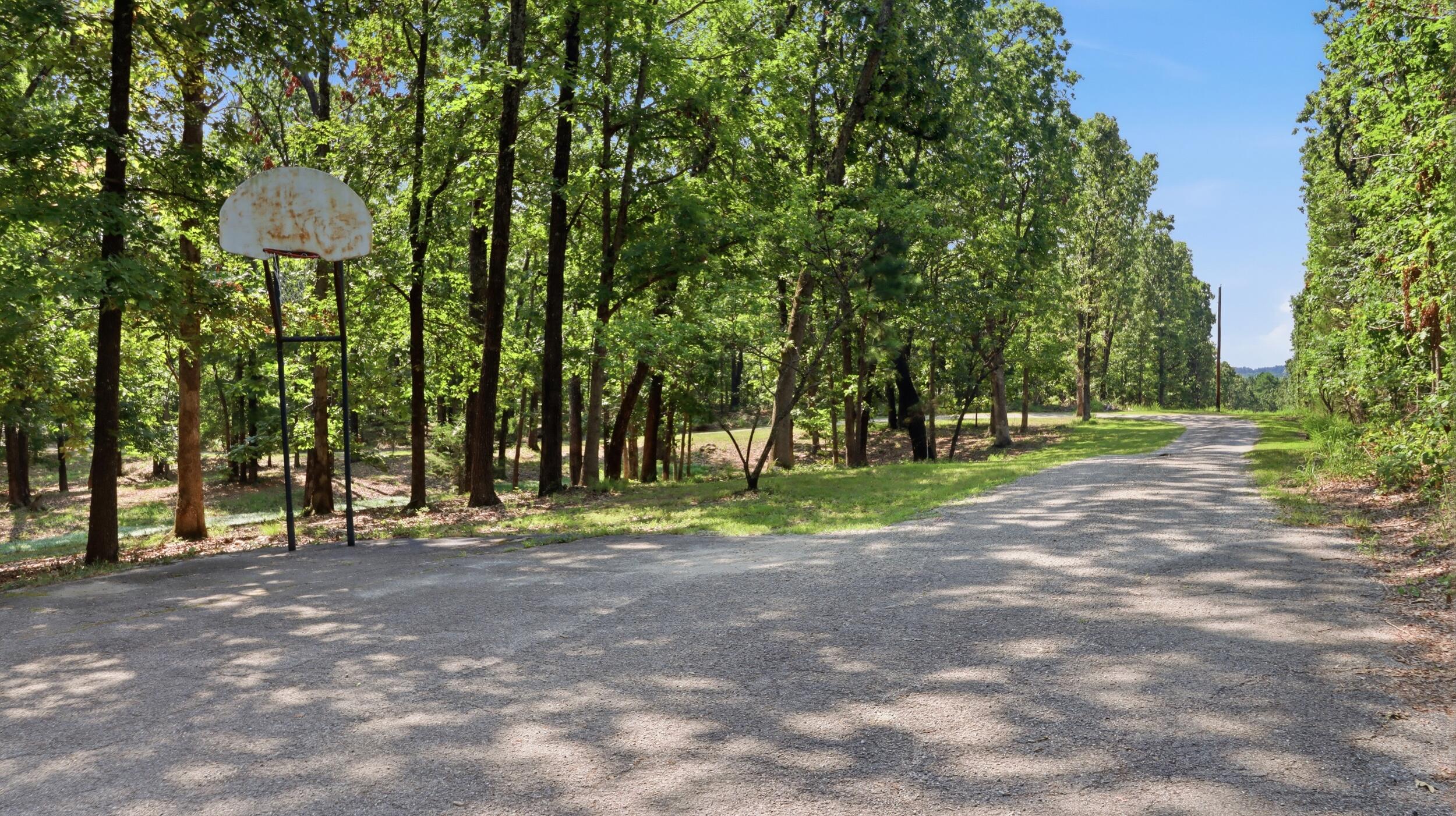 1301 County Road 6020 Property Photo 32