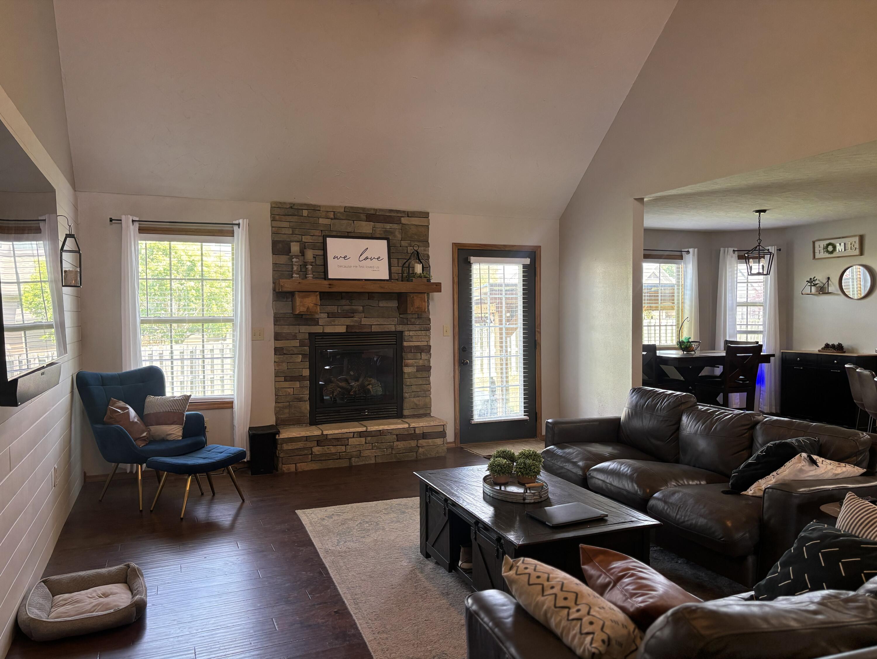 3504 North Ledgestone Drive Property Photo 9