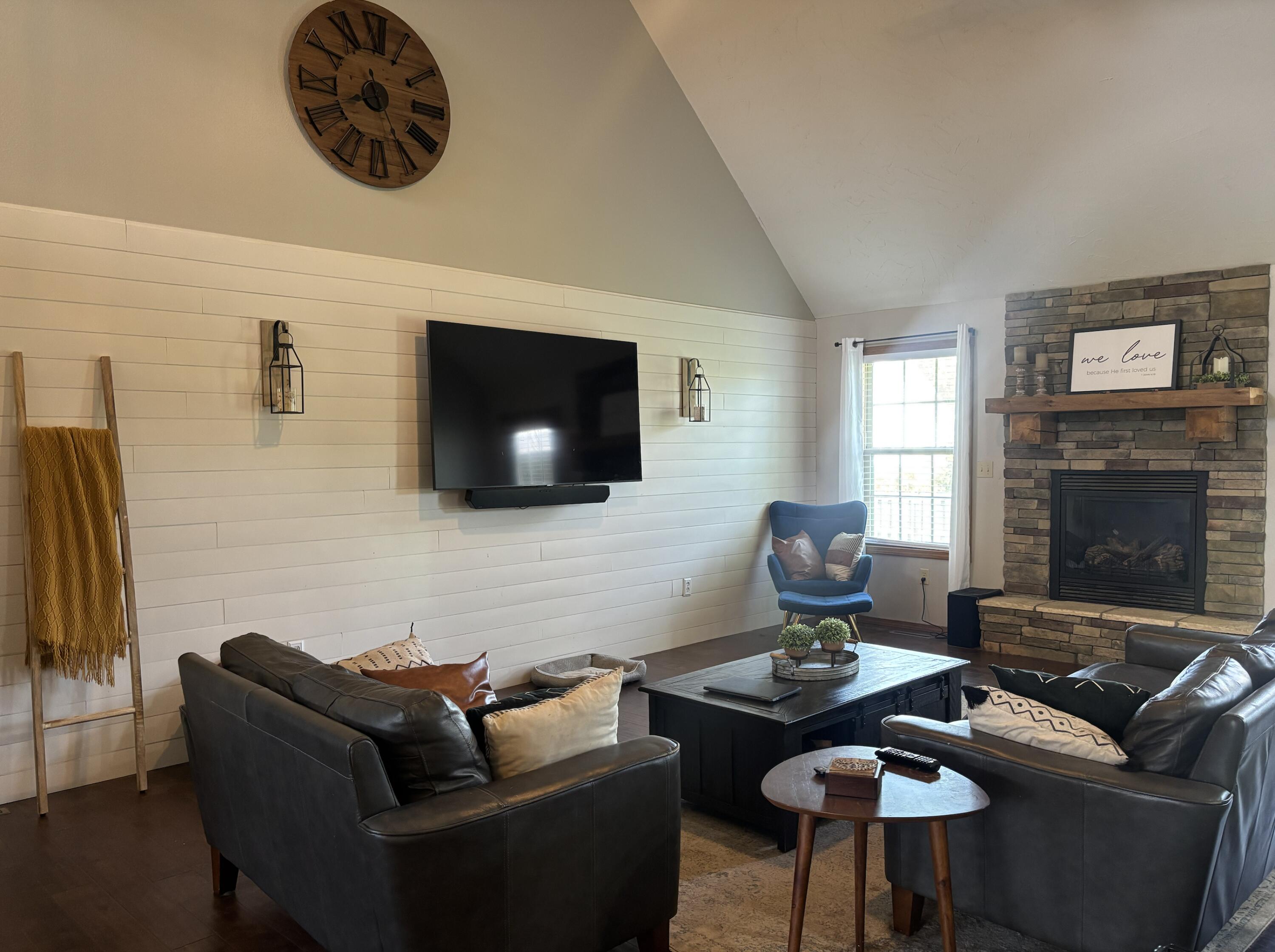 3504 North Ledgestone Drive Property Photo 10