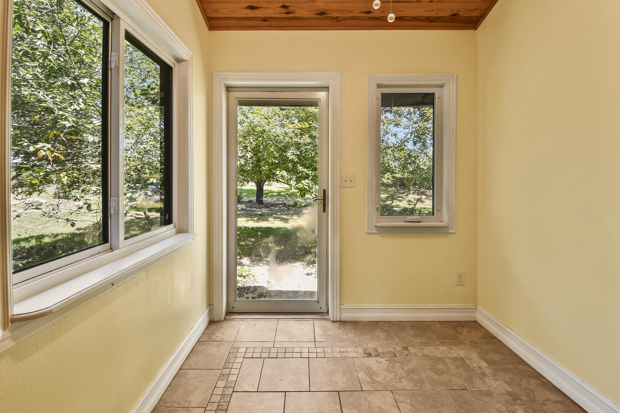 6421 Lawson Road Property Photo 9
