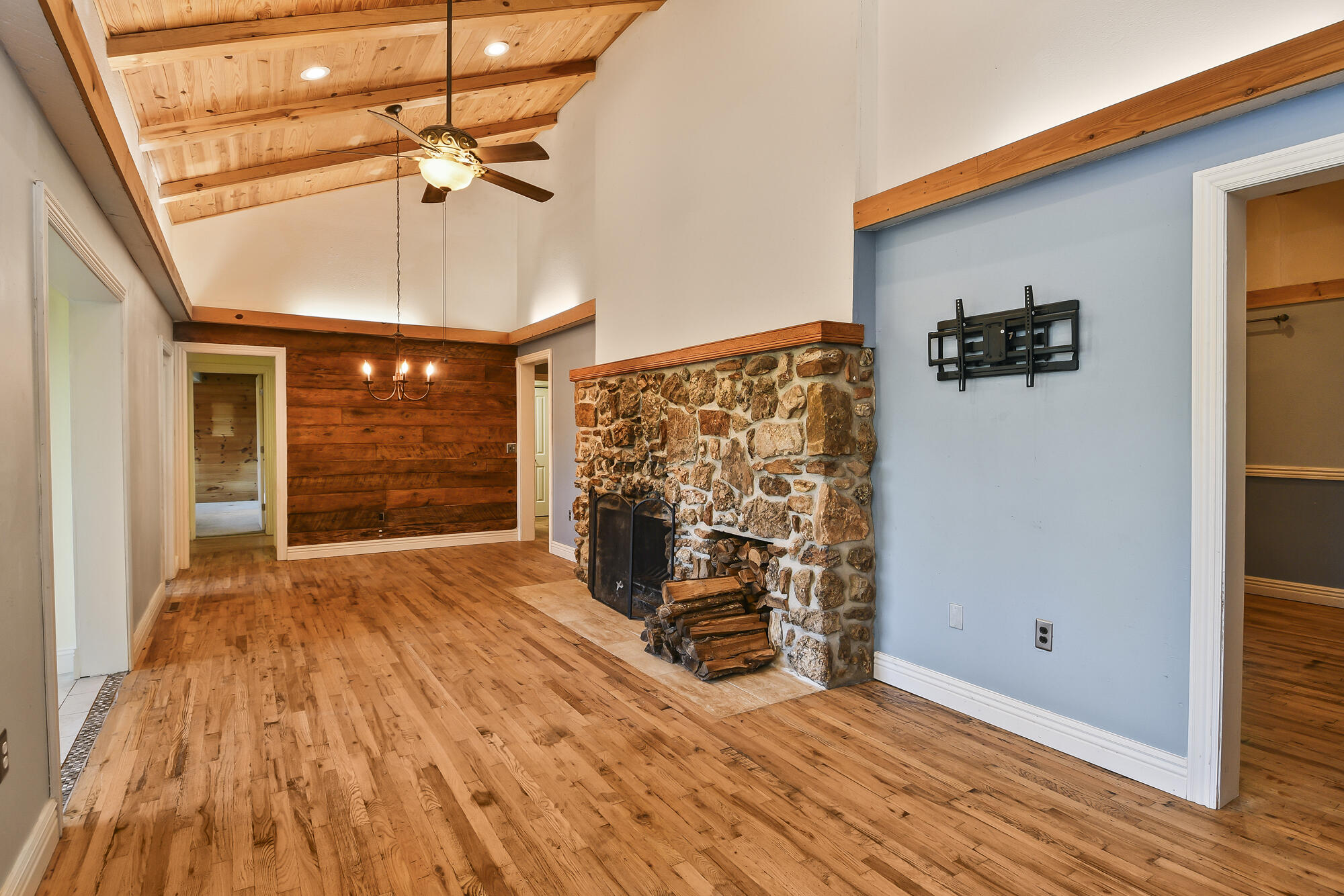 6421 Lawson Road Property Photo 11
