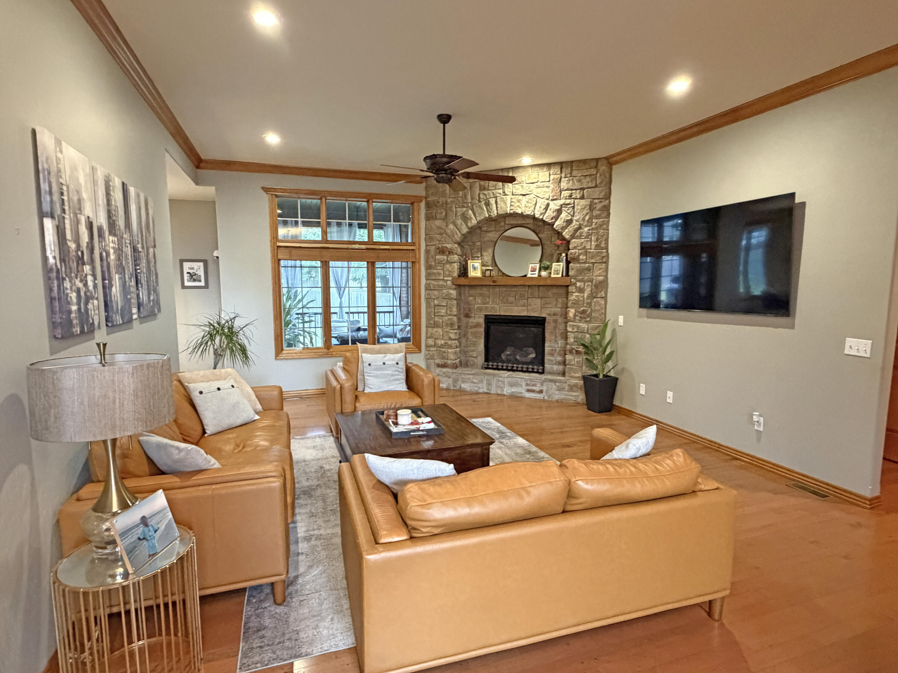 1063 East Maryland Court Property Photo 6