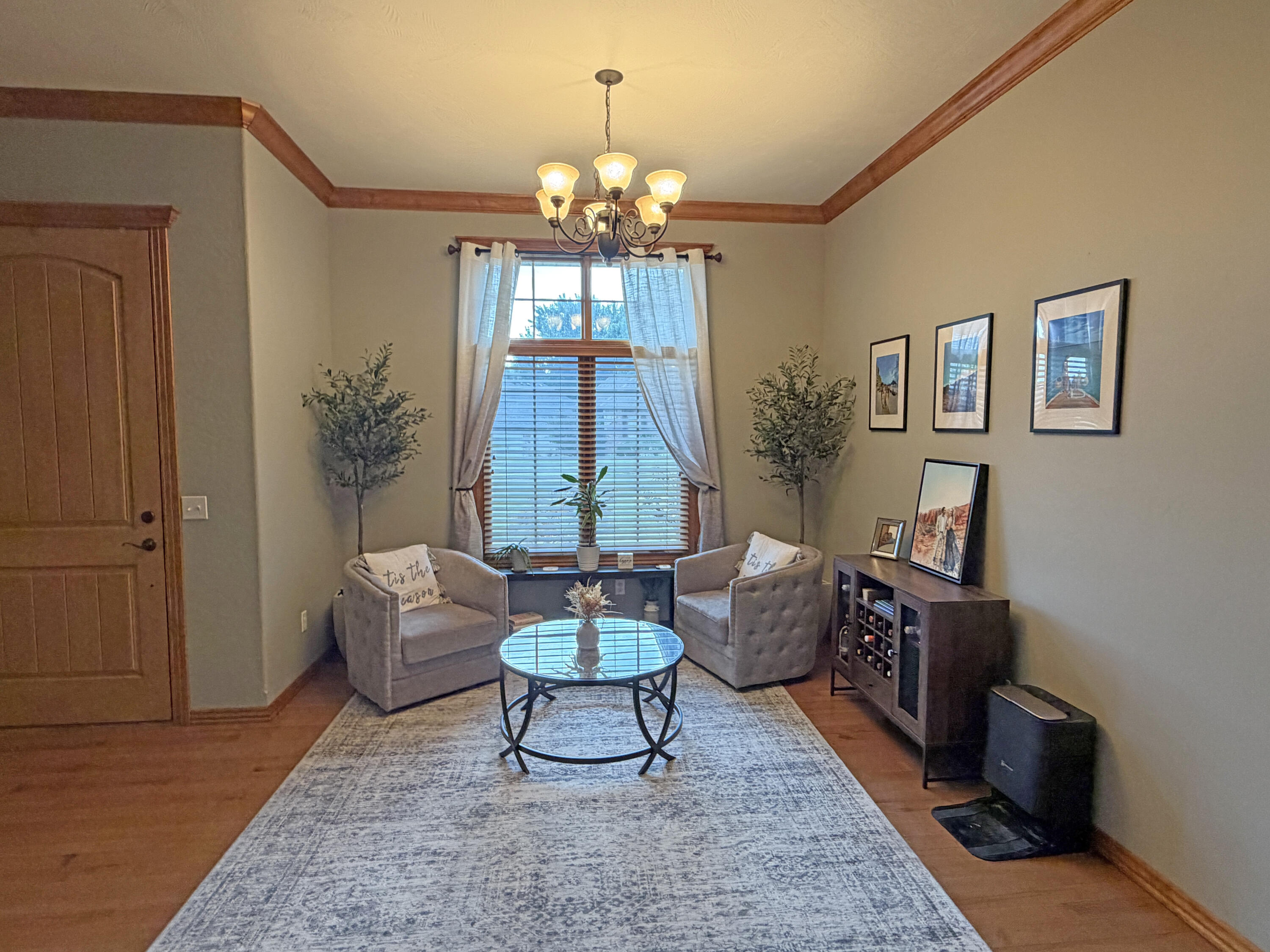 1063 East Maryland Court Property Photo 8