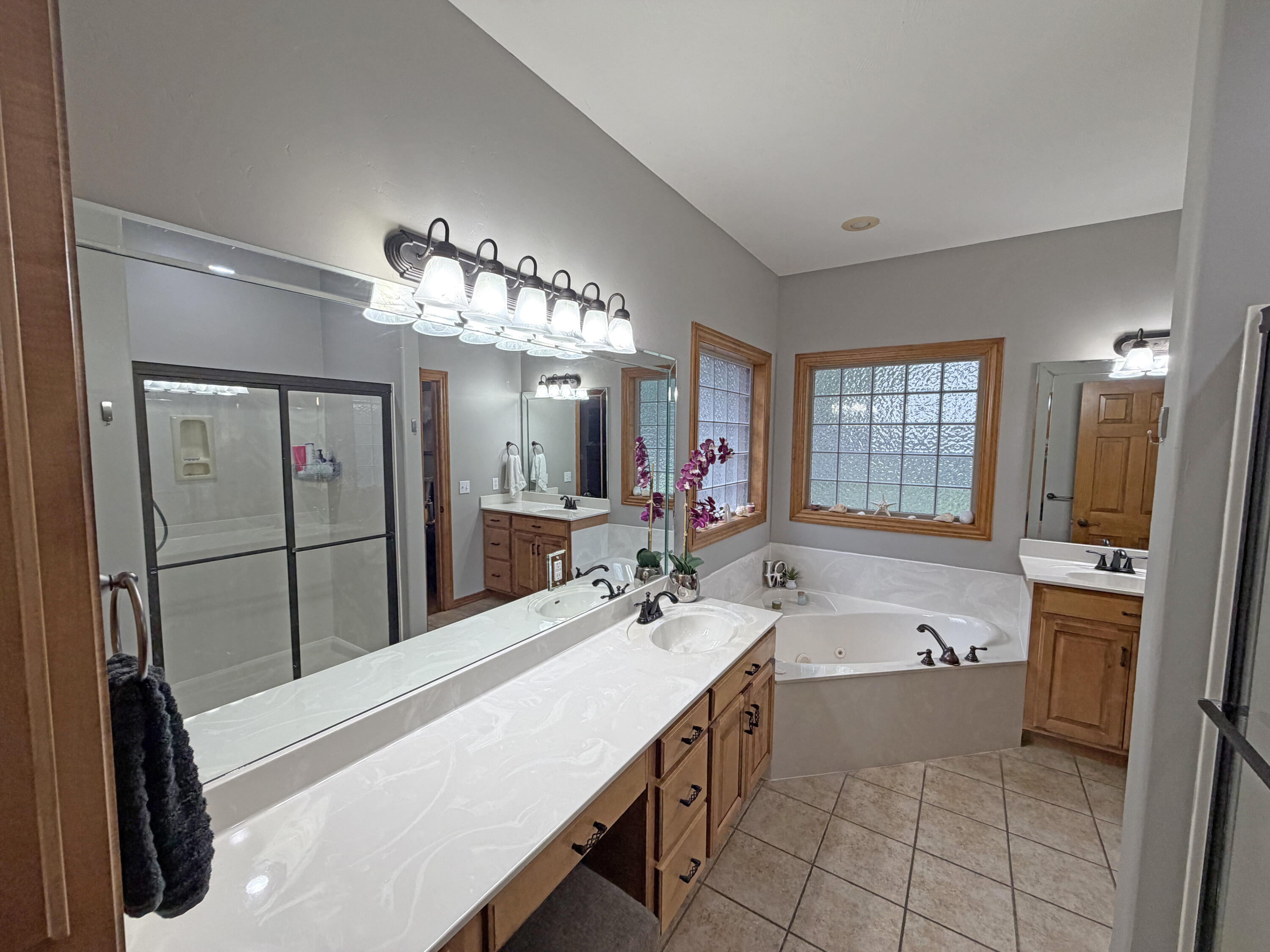 1063 East Maryland Court Property Photo 16
