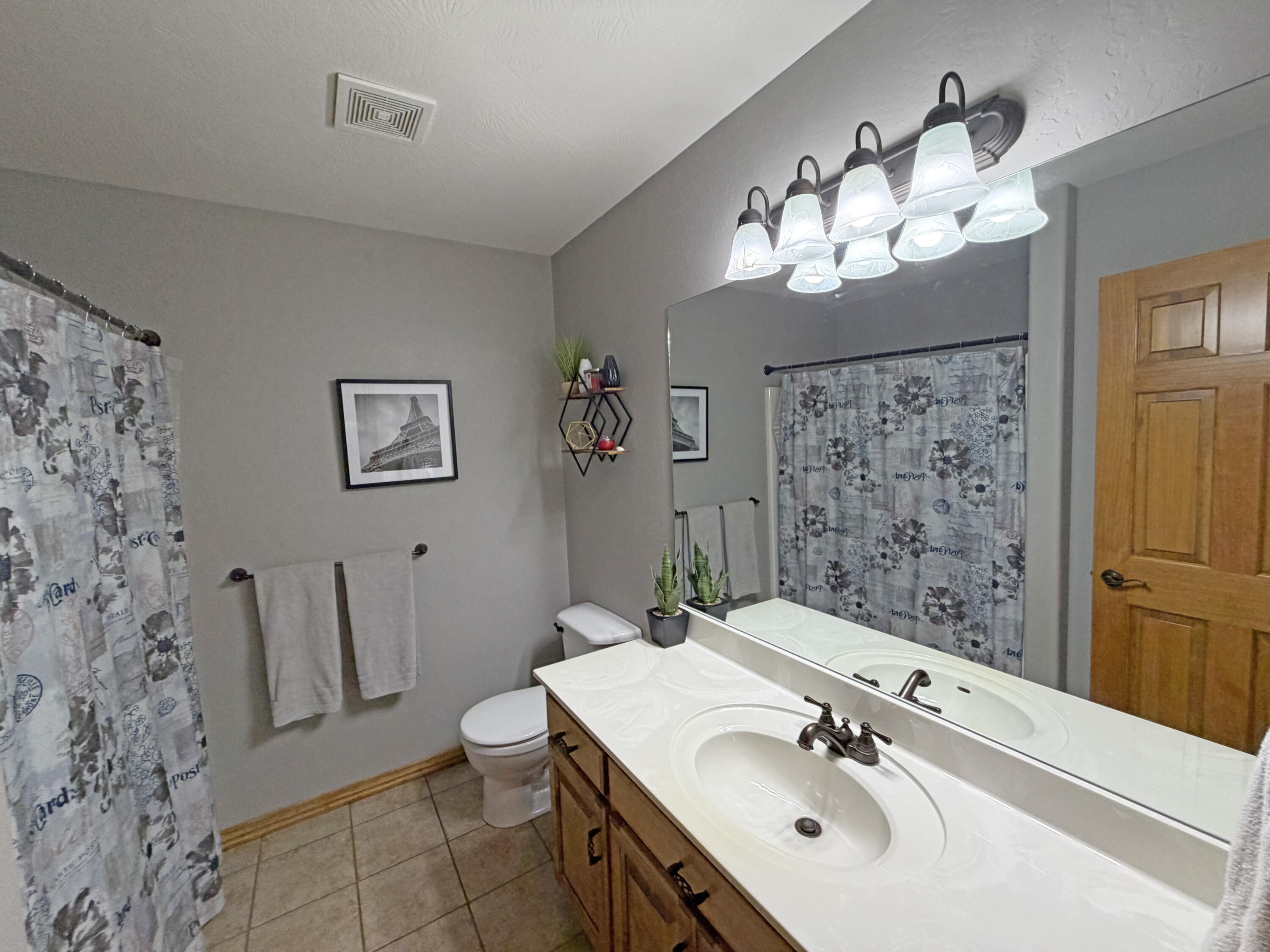 1063 East Maryland Court Property Photo 23