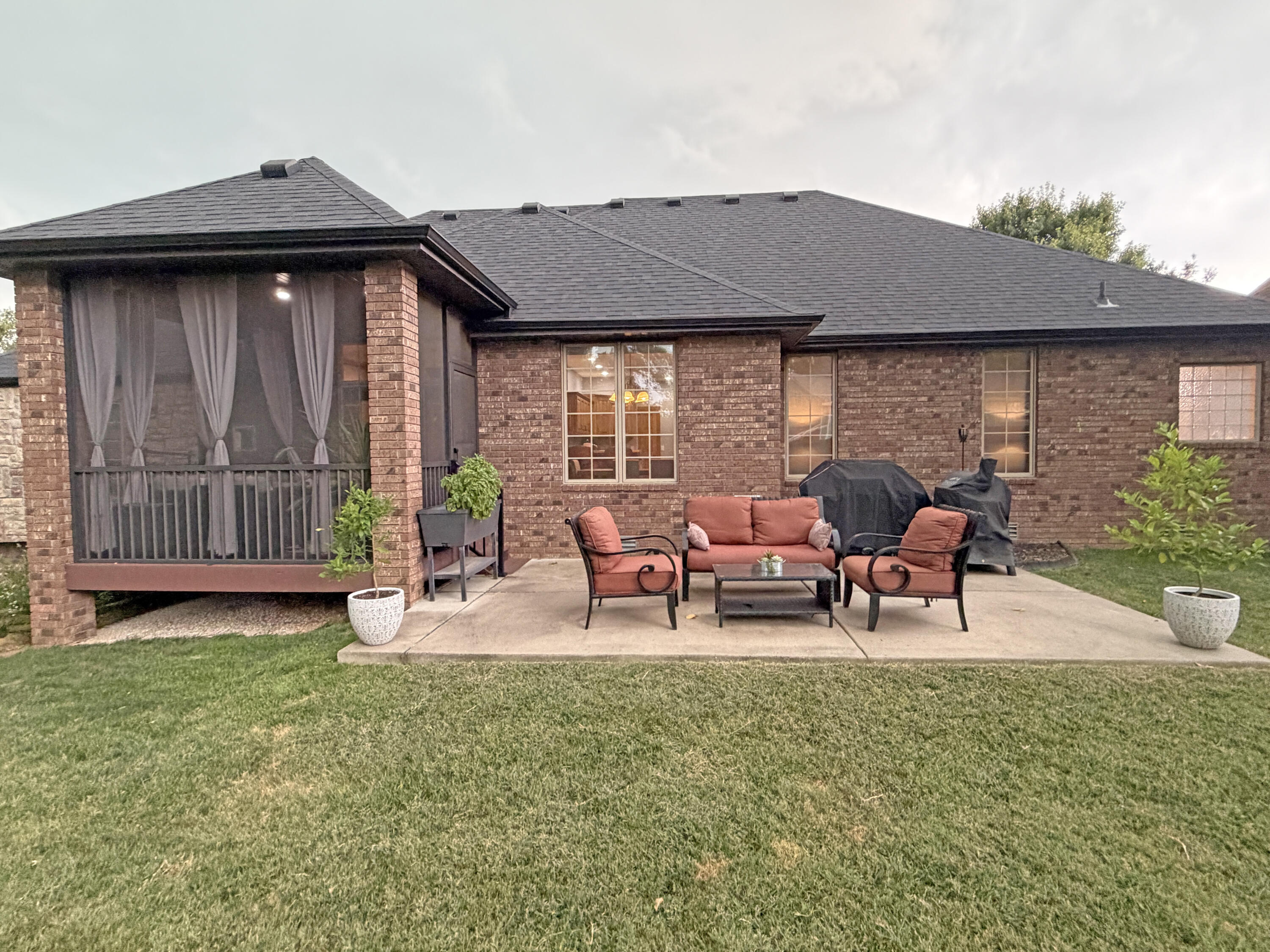 1063 East Maryland Court Property Photo 30