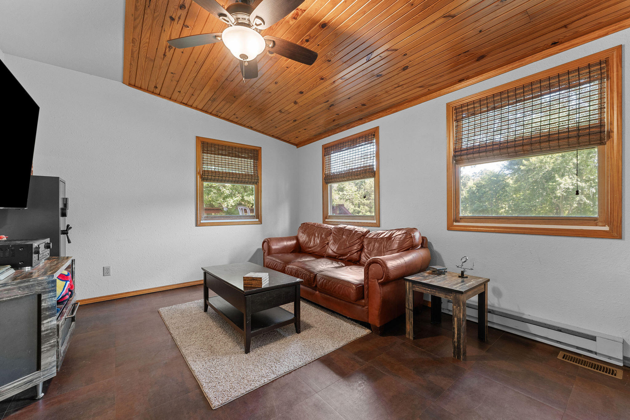 415 Squaw Run Drive Property Photo 12