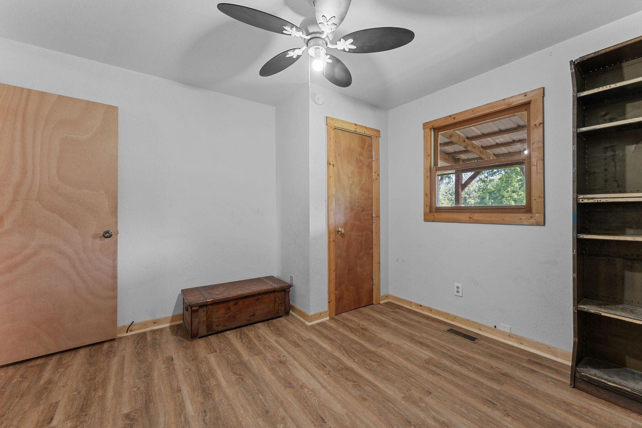 415 Squaw Run Drive Property Photo 16