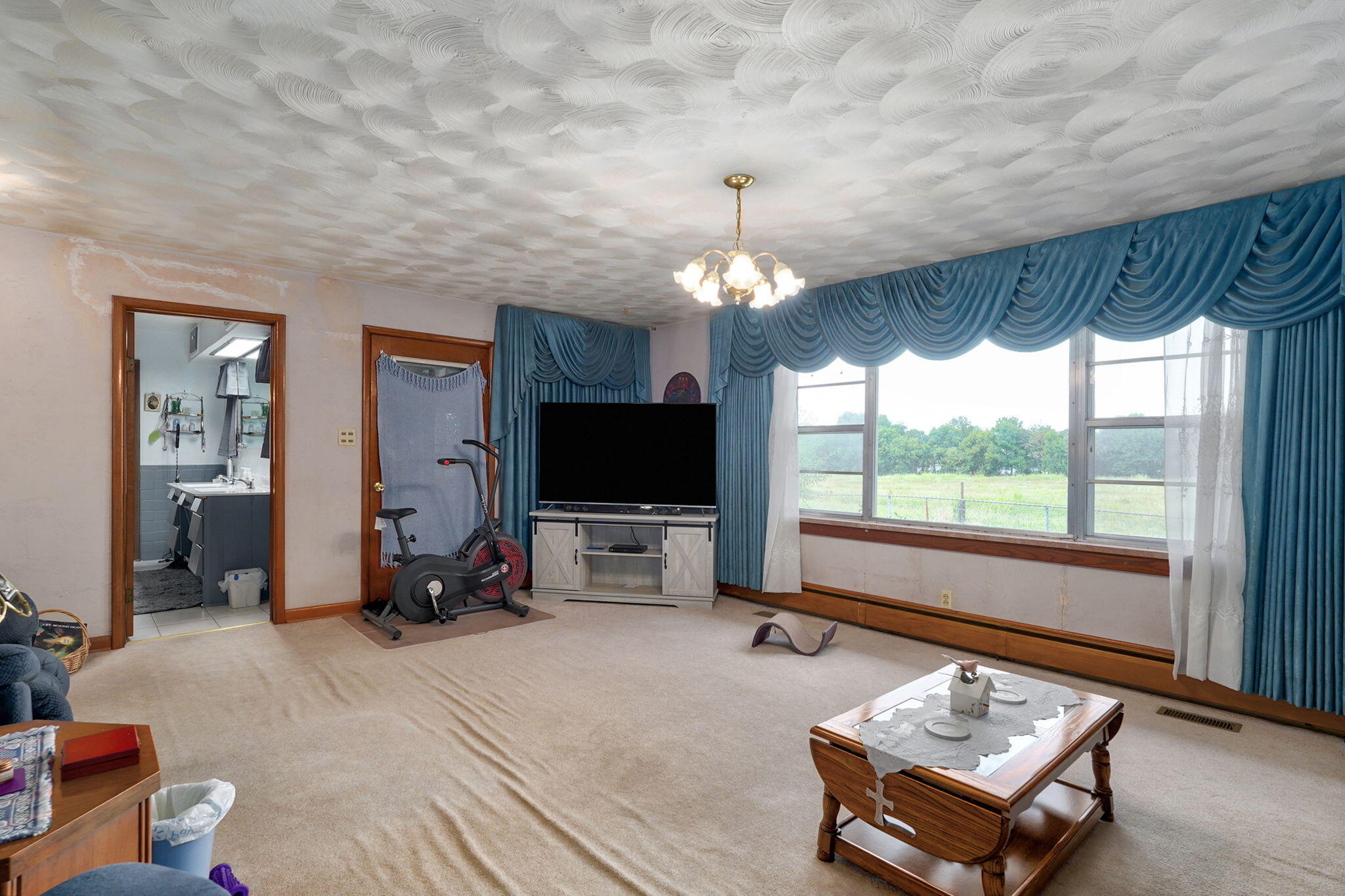 413 West Hayward Drive Property Photo 6