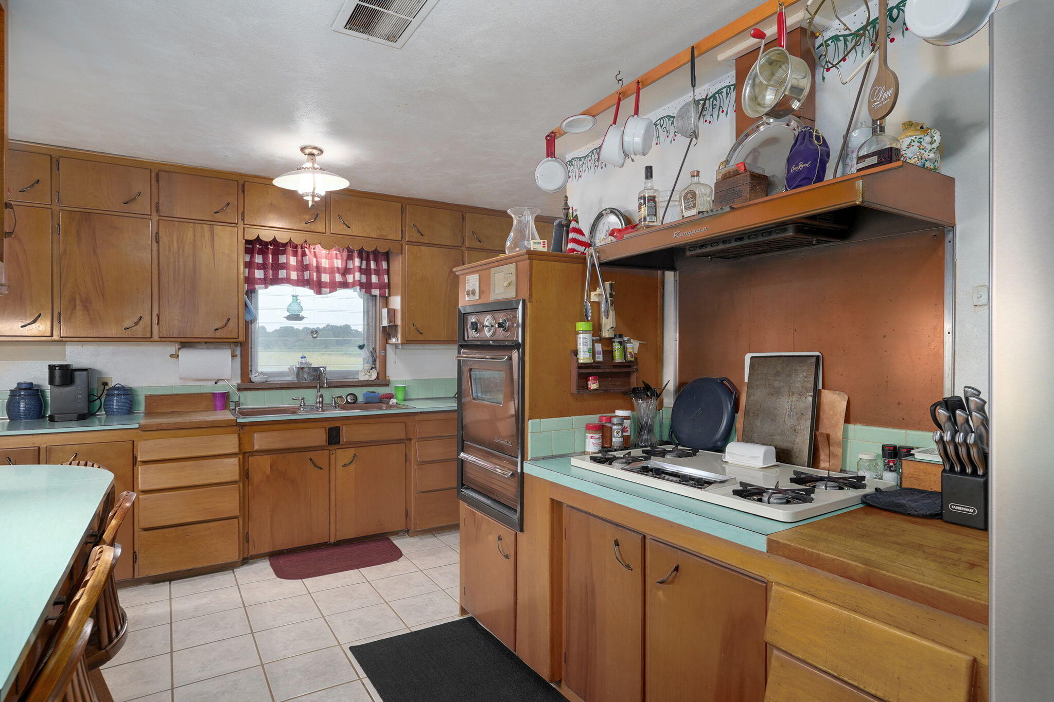 413 West Hayward Drive Property Photo 9
