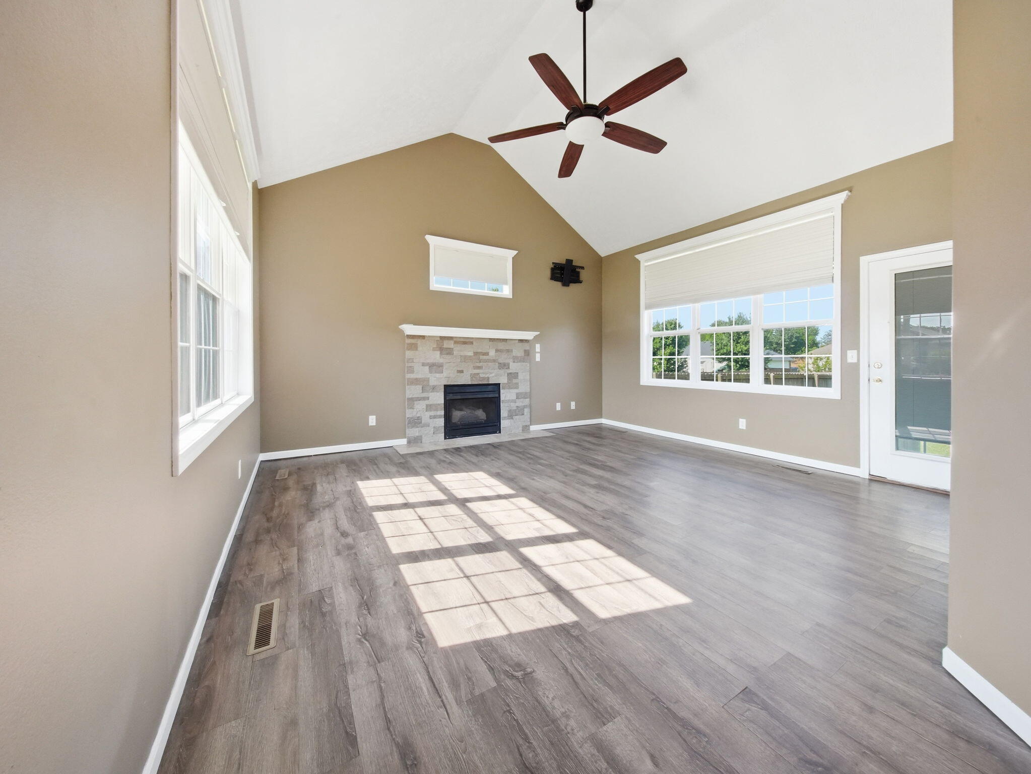 605 West Chandler Drive Property Photo 9