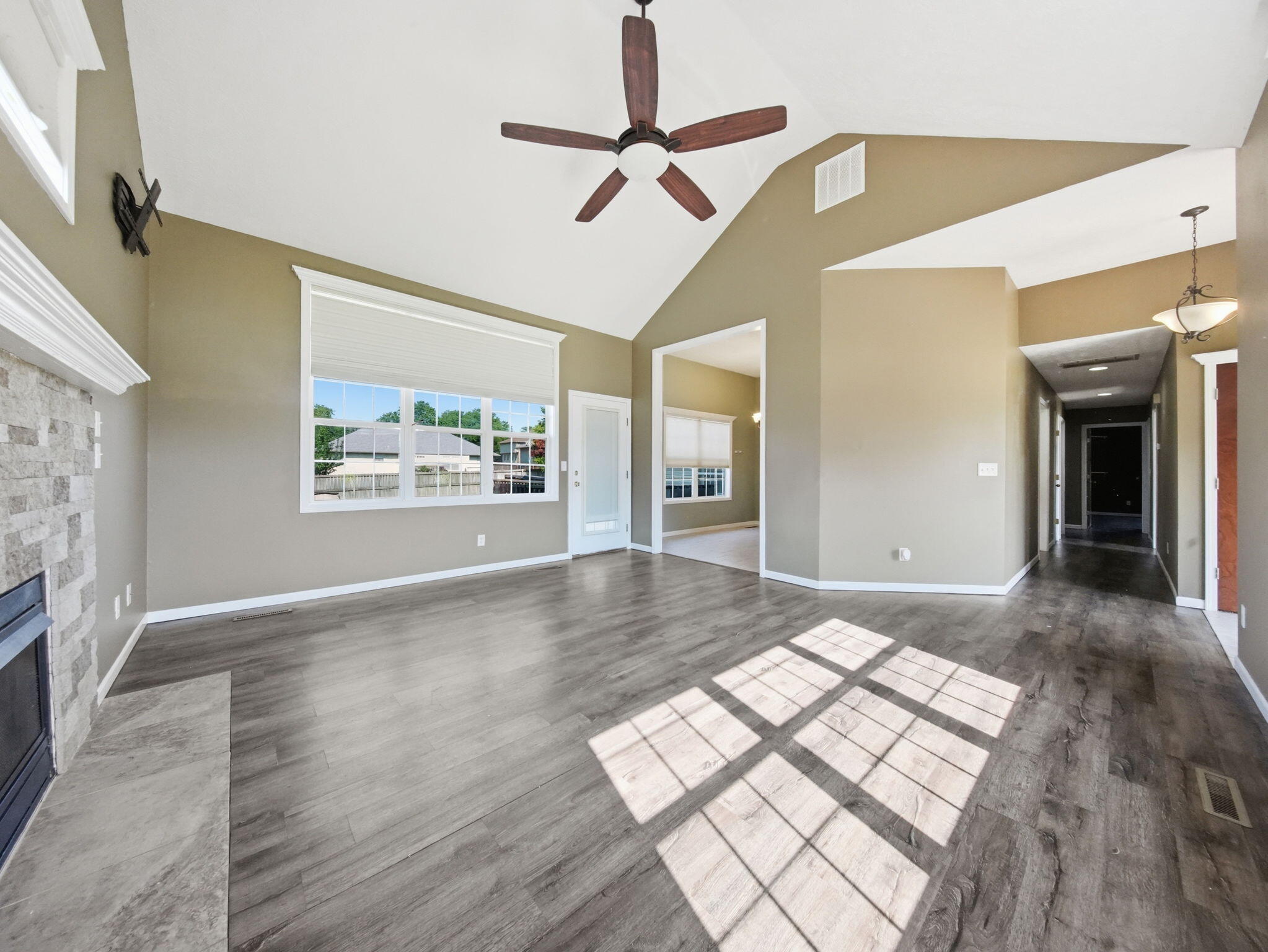 605 West Chandler Drive Property Photo 12