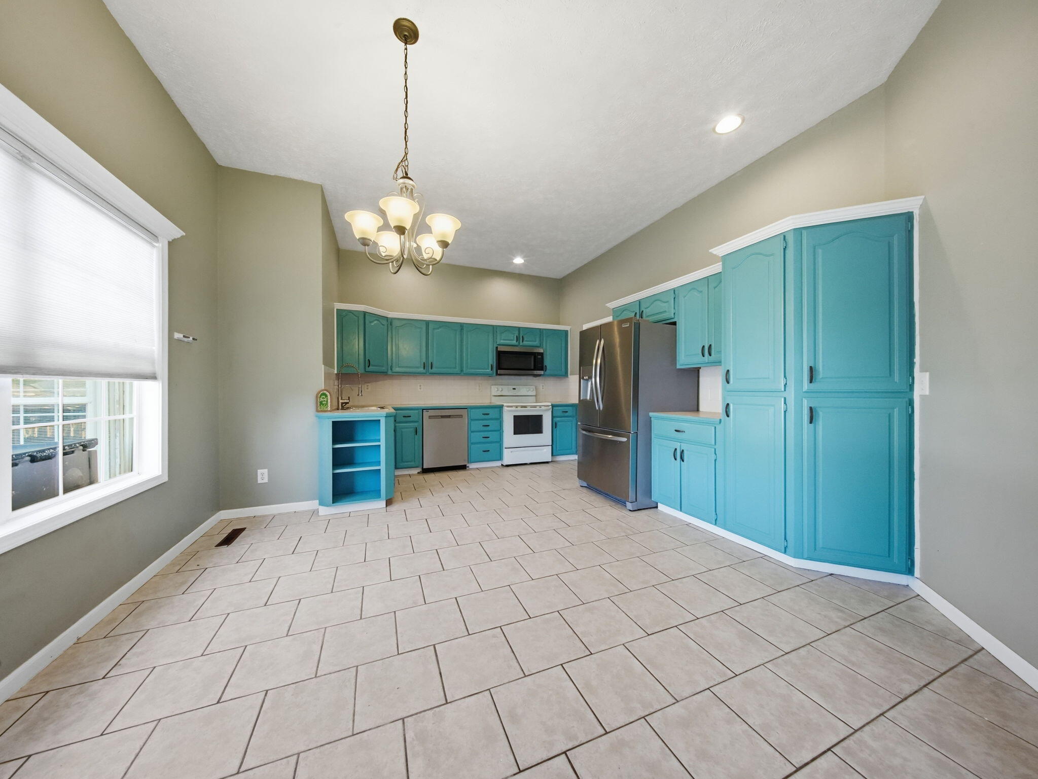 605 West Chandler Drive Property Photo 15