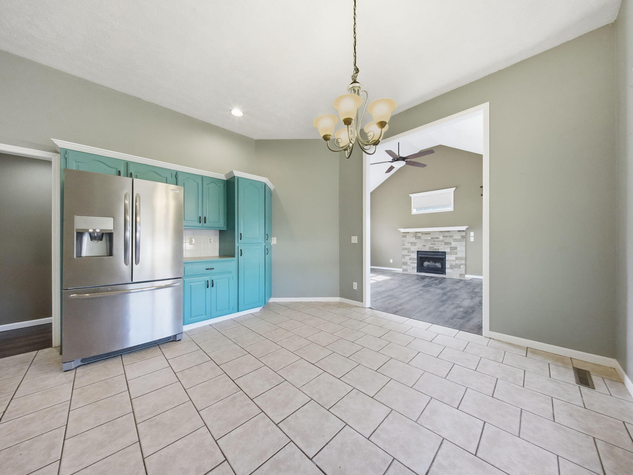 605 West Chandler Drive Property Photo 18