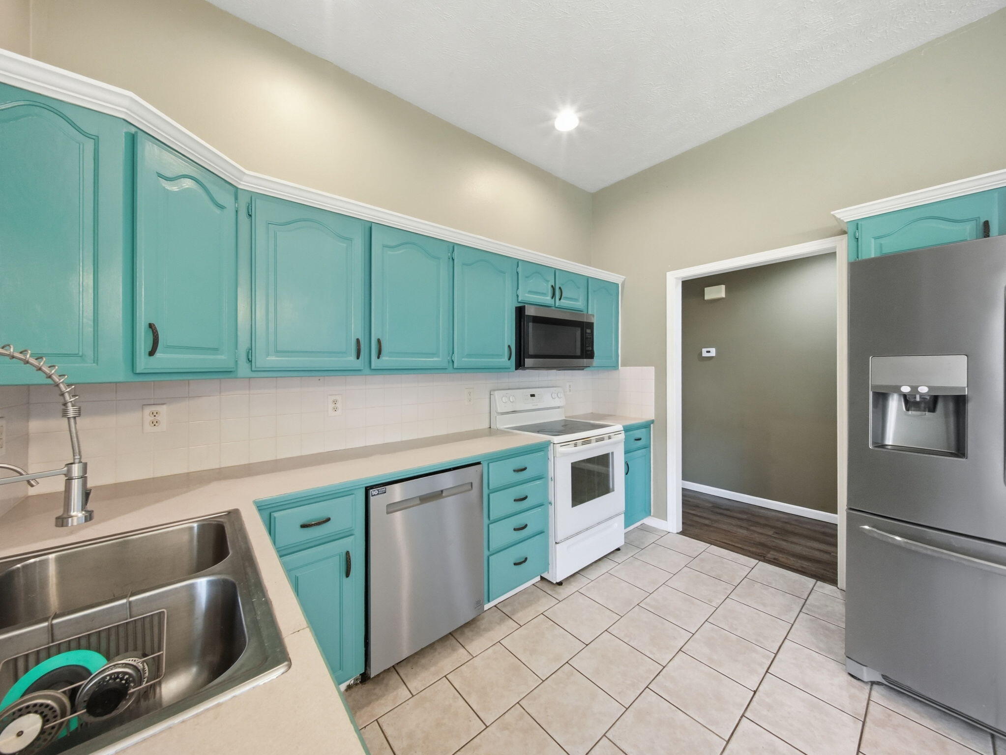 605 West Chandler Drive Property Photo 19