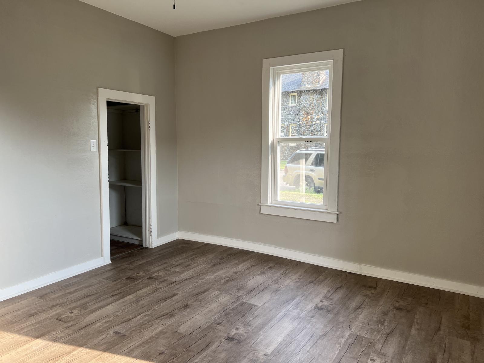 29 South Ball Street Property Photo 8