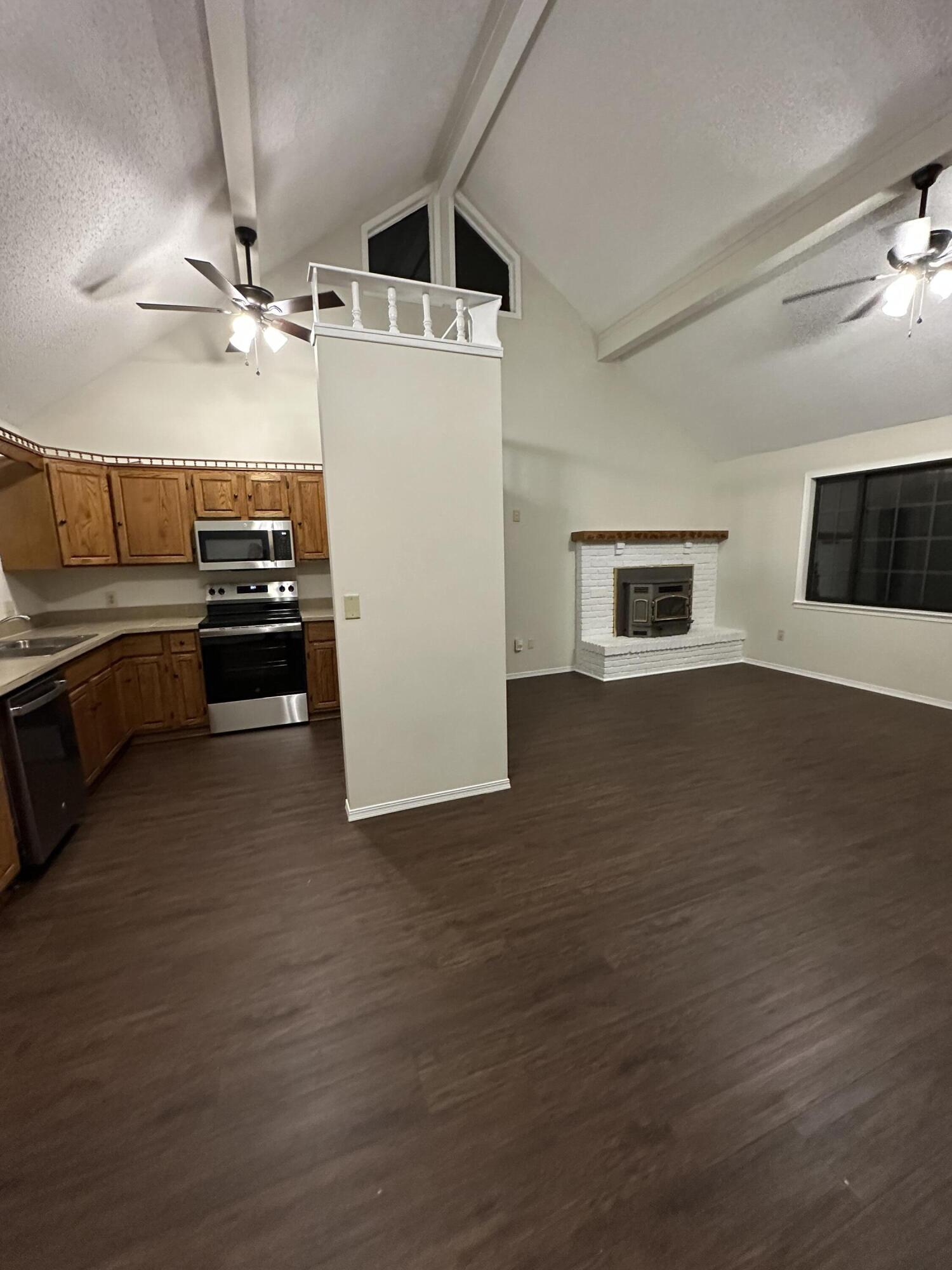 22706 Goshay Drive Property Photo 4