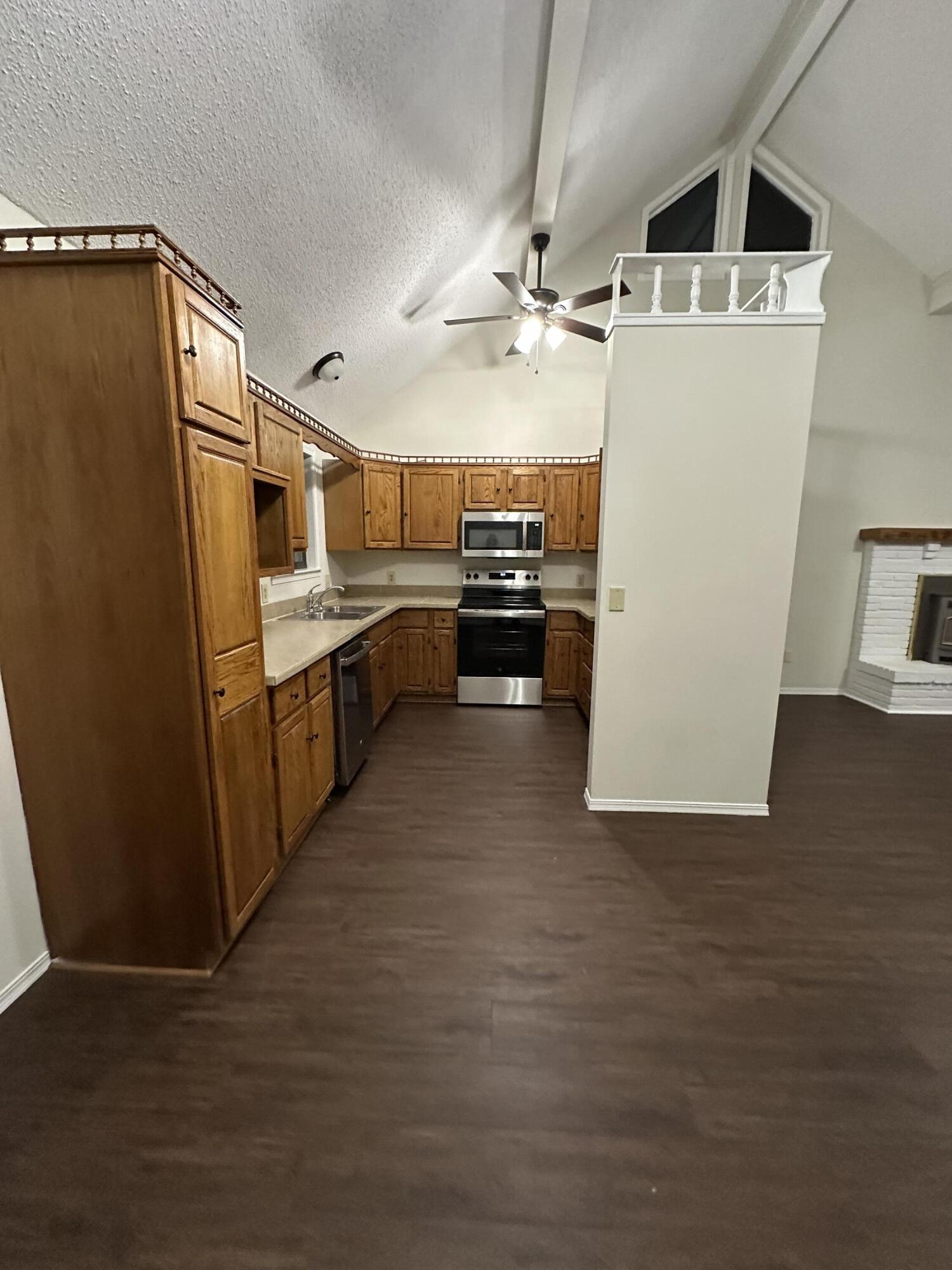 22706 Goshay Drive Property Photo 5