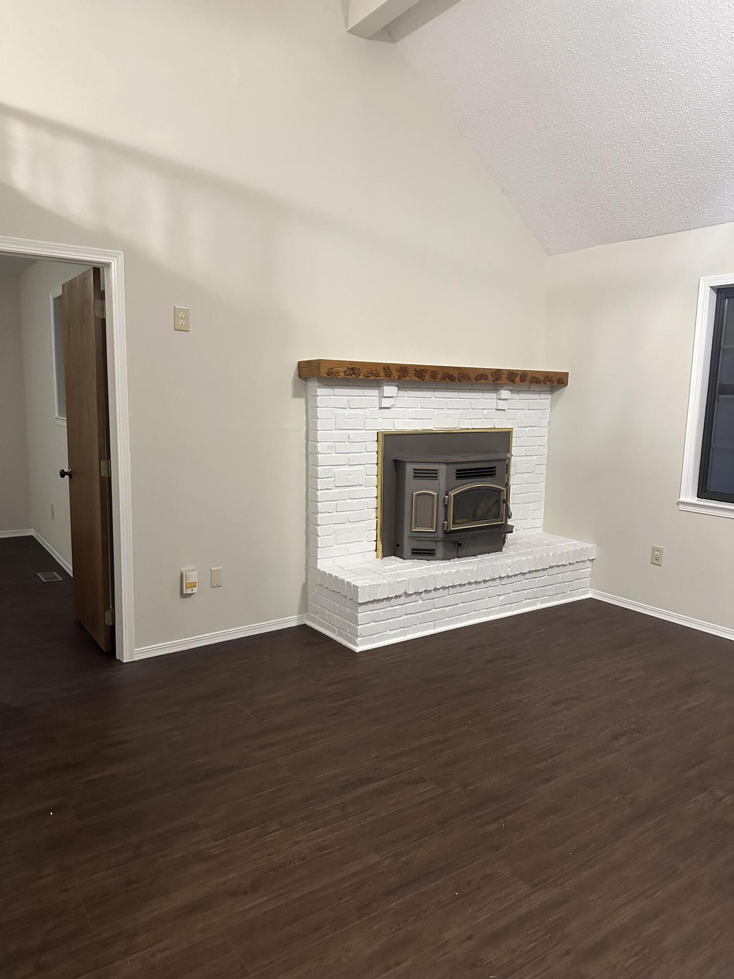 22706 Goshay Drive Property Photo 6