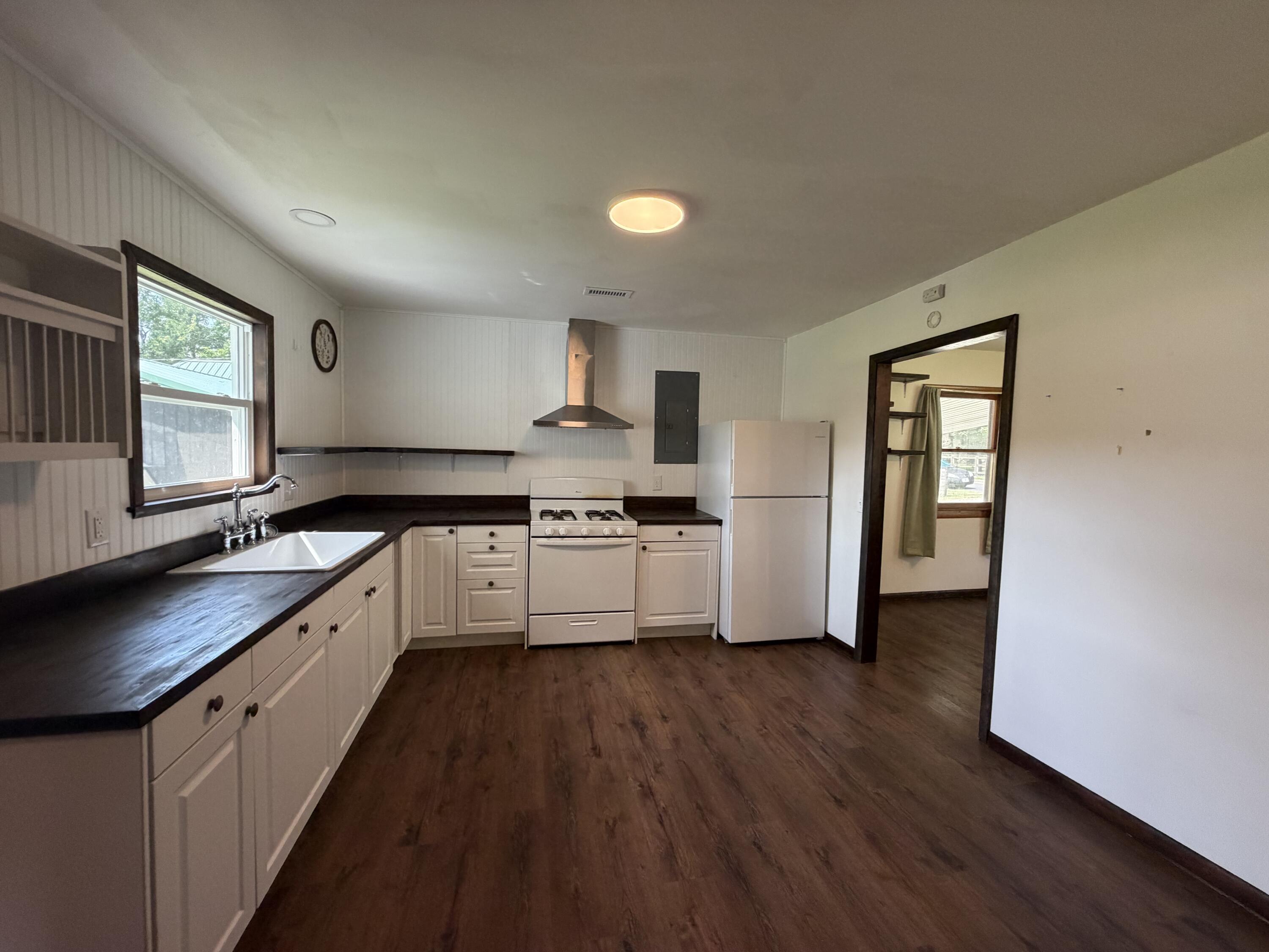 513 South Elm Street Property Photo 2