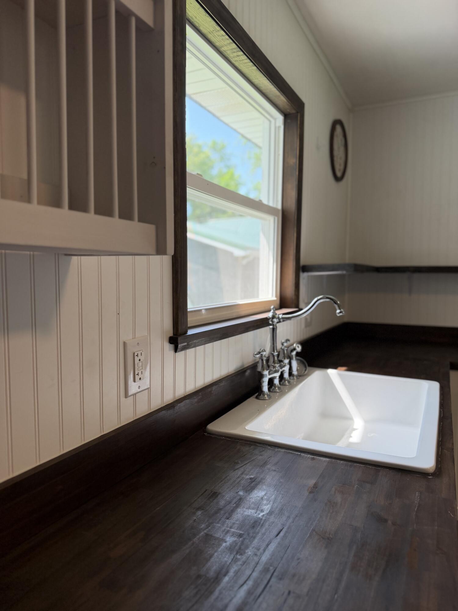 513 South Elm Street Property Photo 3