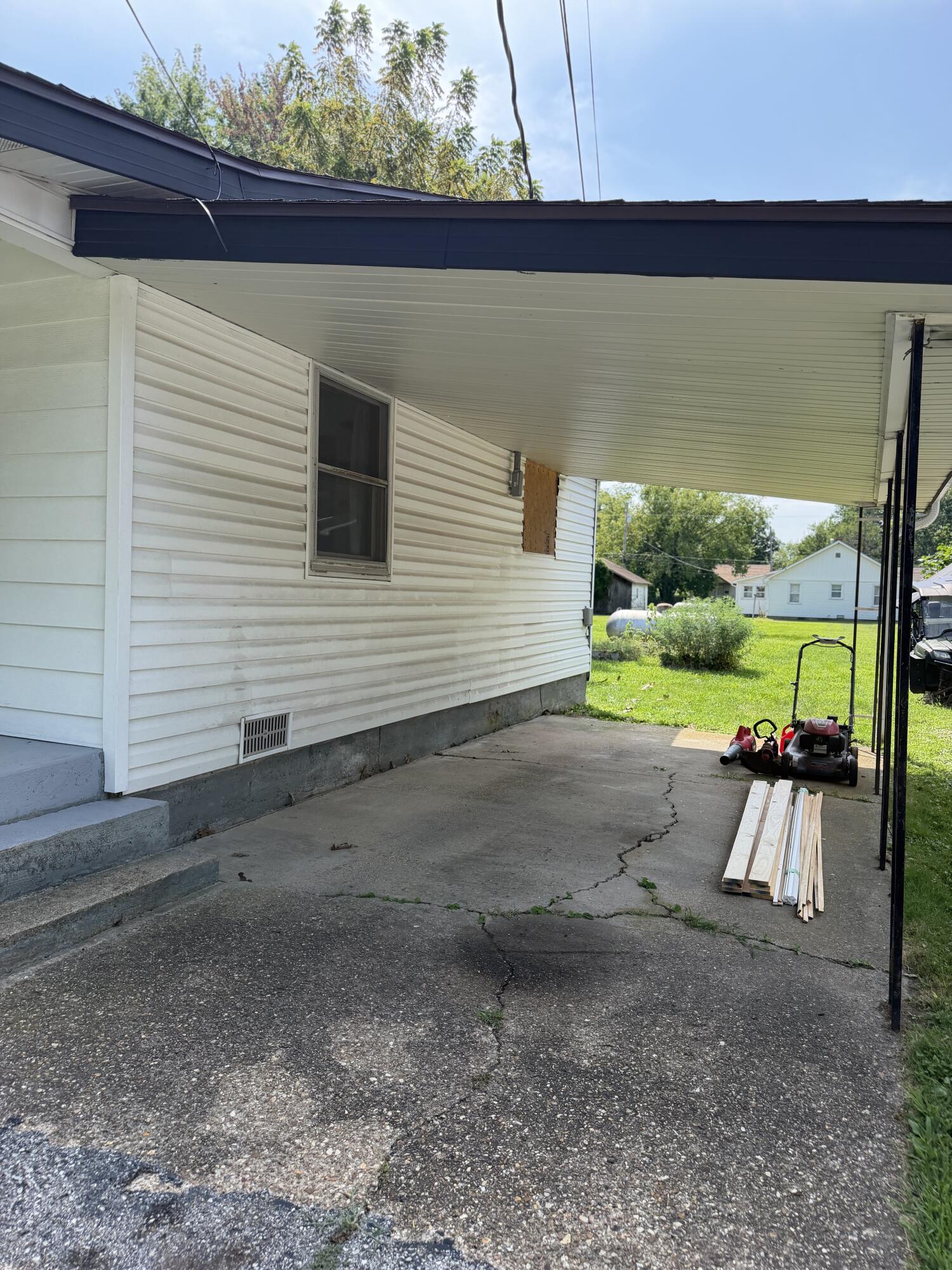 513 South Elm Street Property Photo 8
