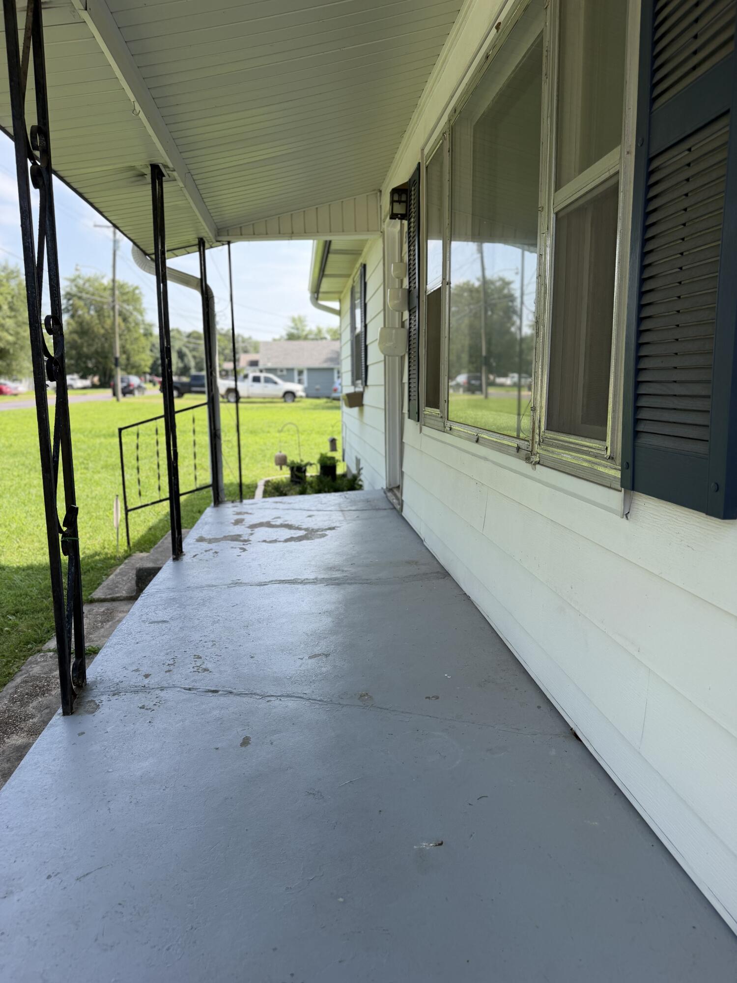 513 South Elm Street Property Photo 9