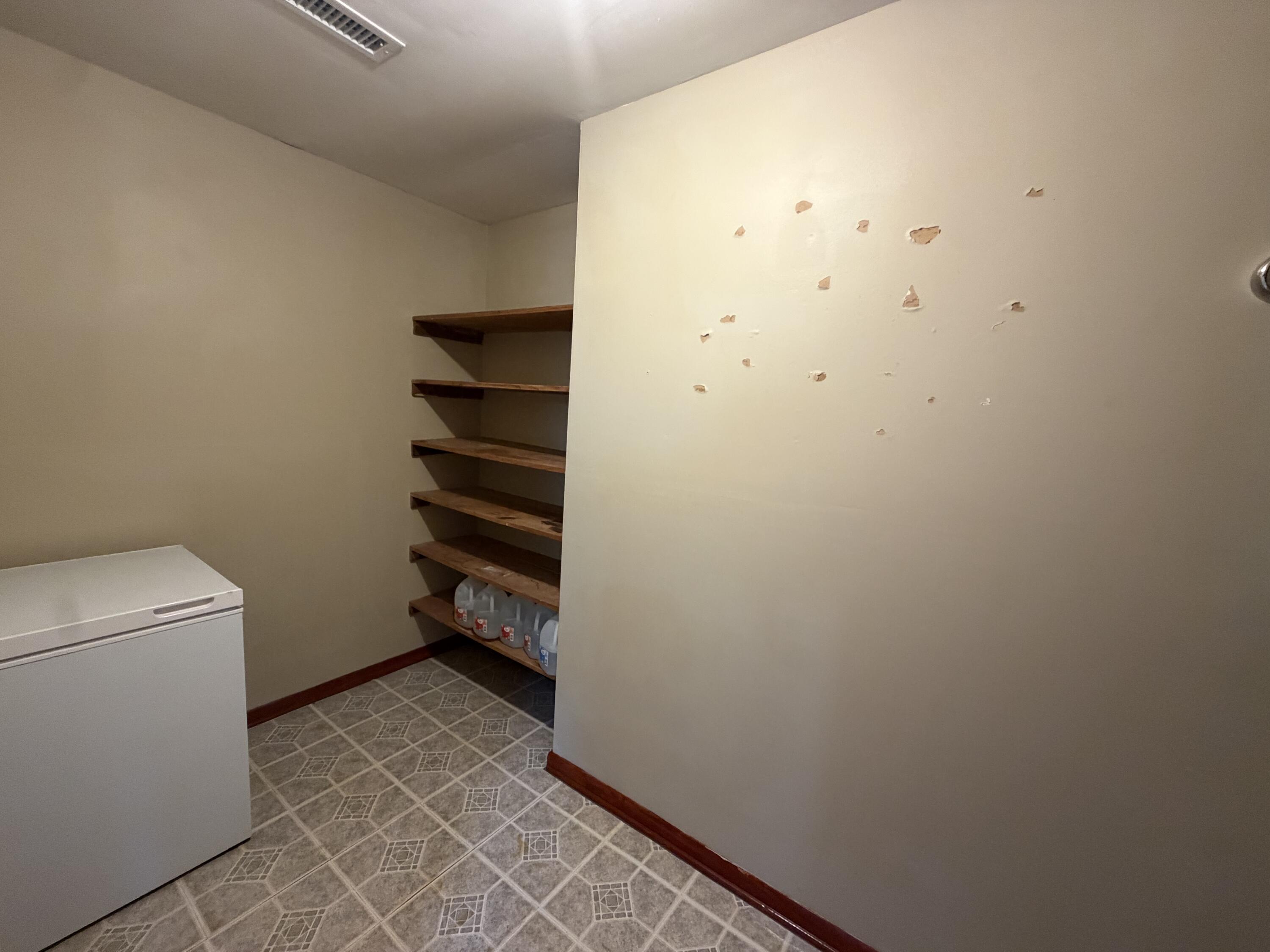 513 South Elm Street Property Photo 11