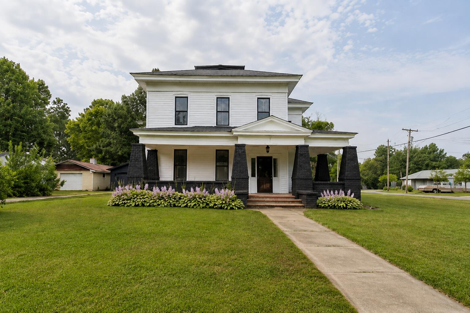 419 Maple Street Property Photo 1
