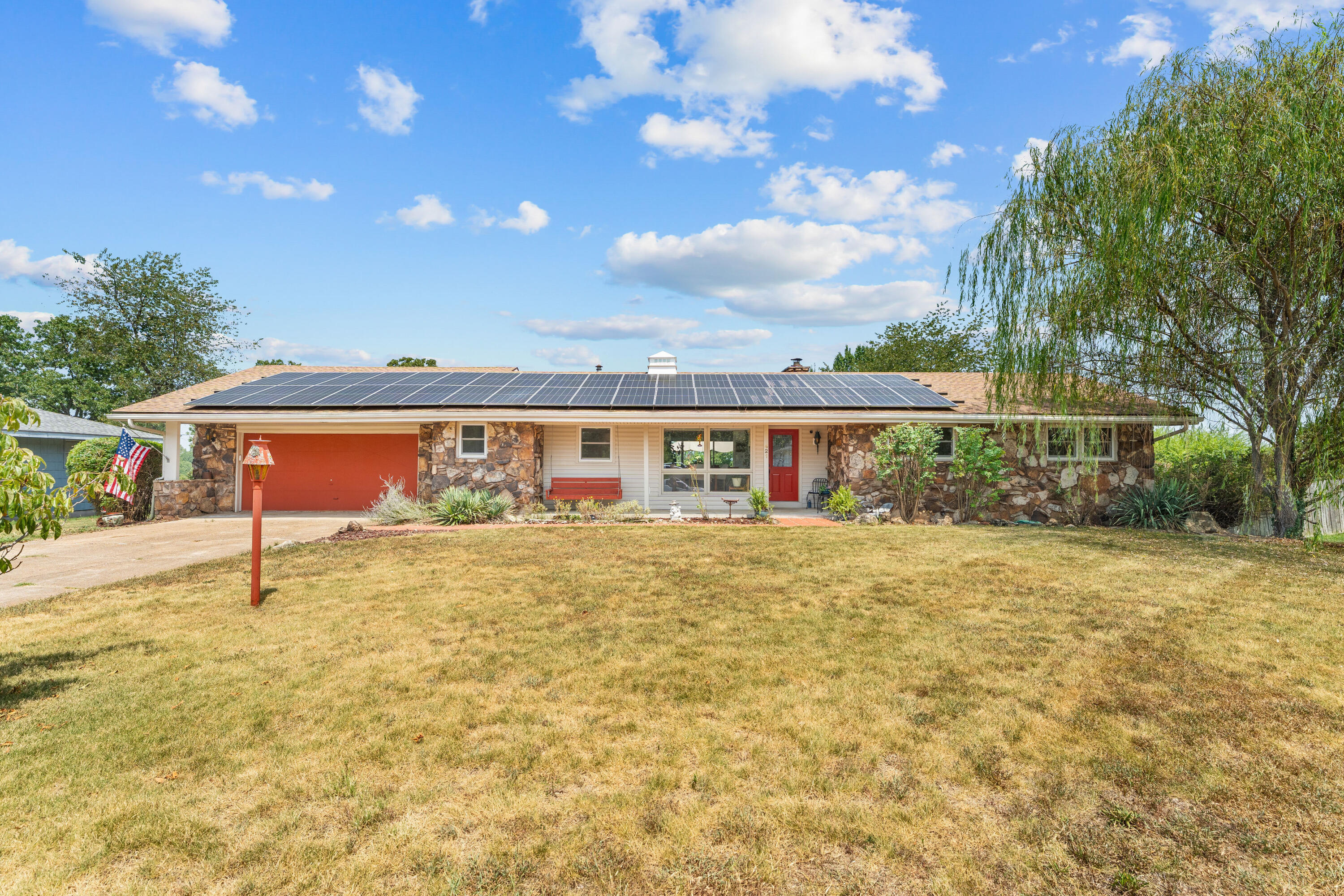421 Santa Fe Drive Property Photo 3