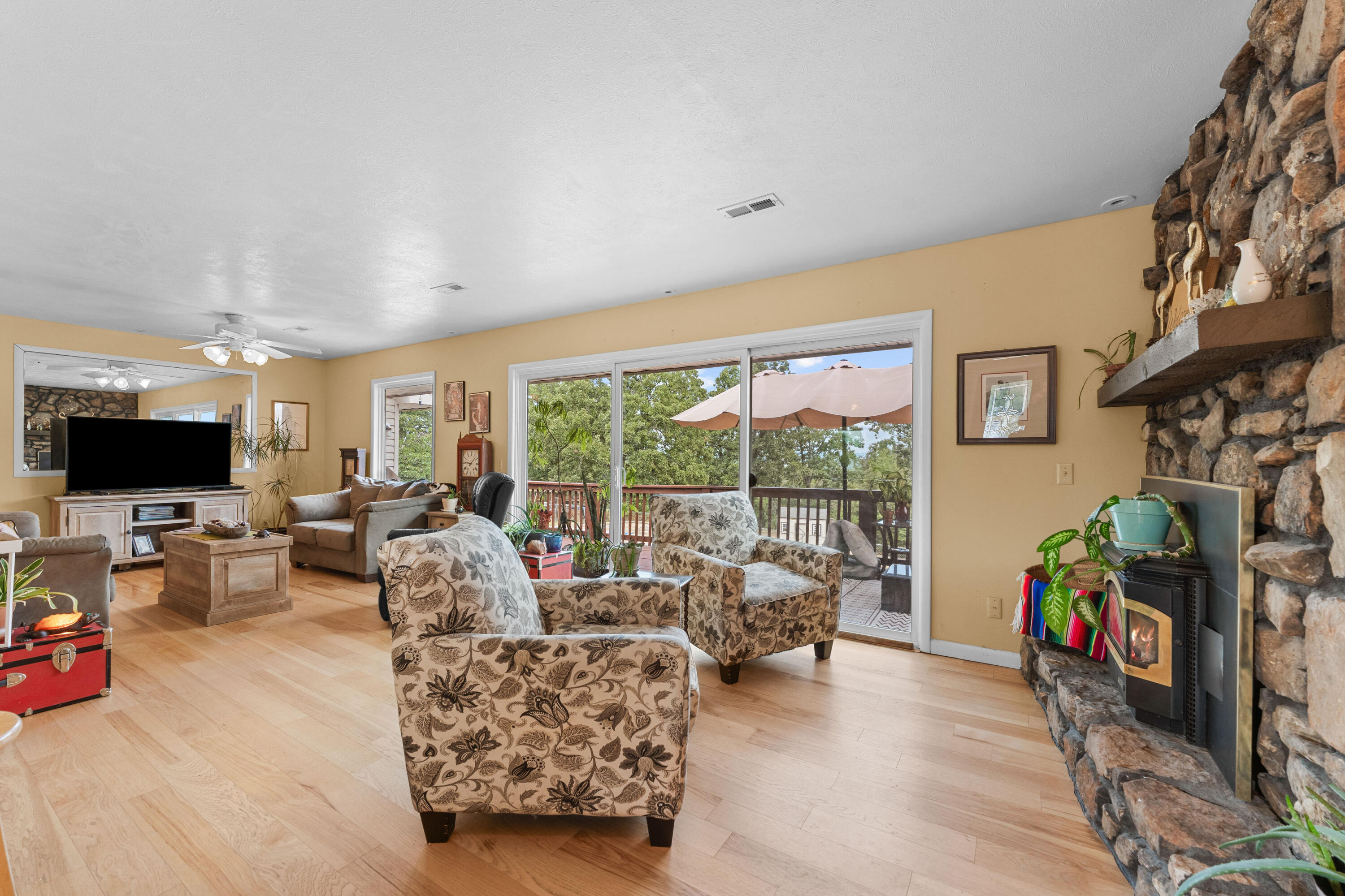 421 Santa Fe Drive Property Photo 14