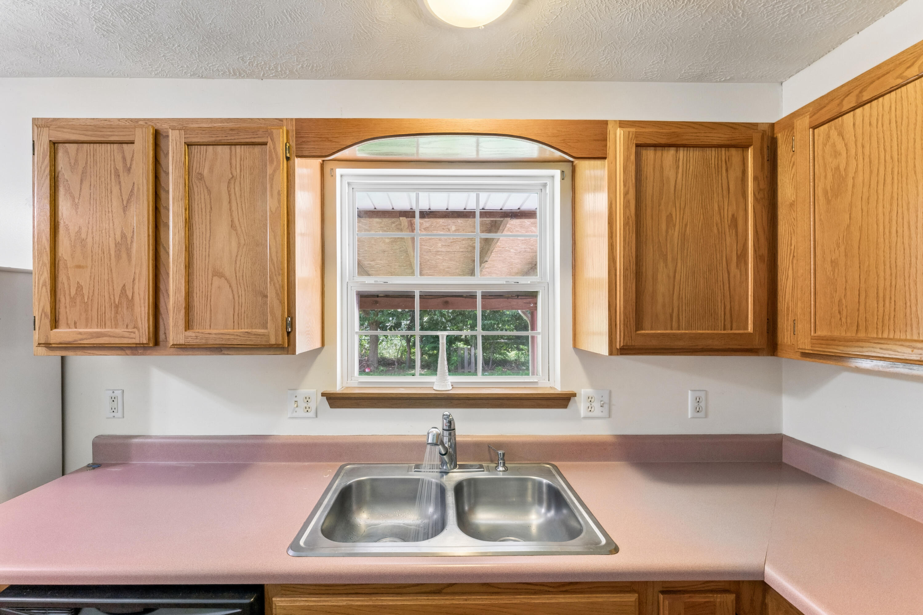 611 South Countryside Avenue Property Photo 8