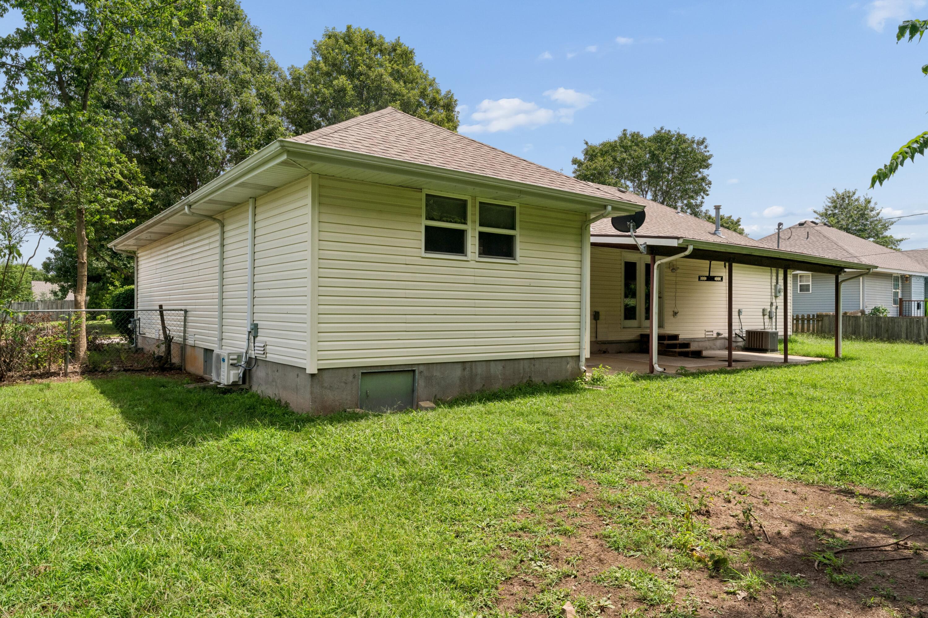 611 South Countryside Avenue Property Photo 25